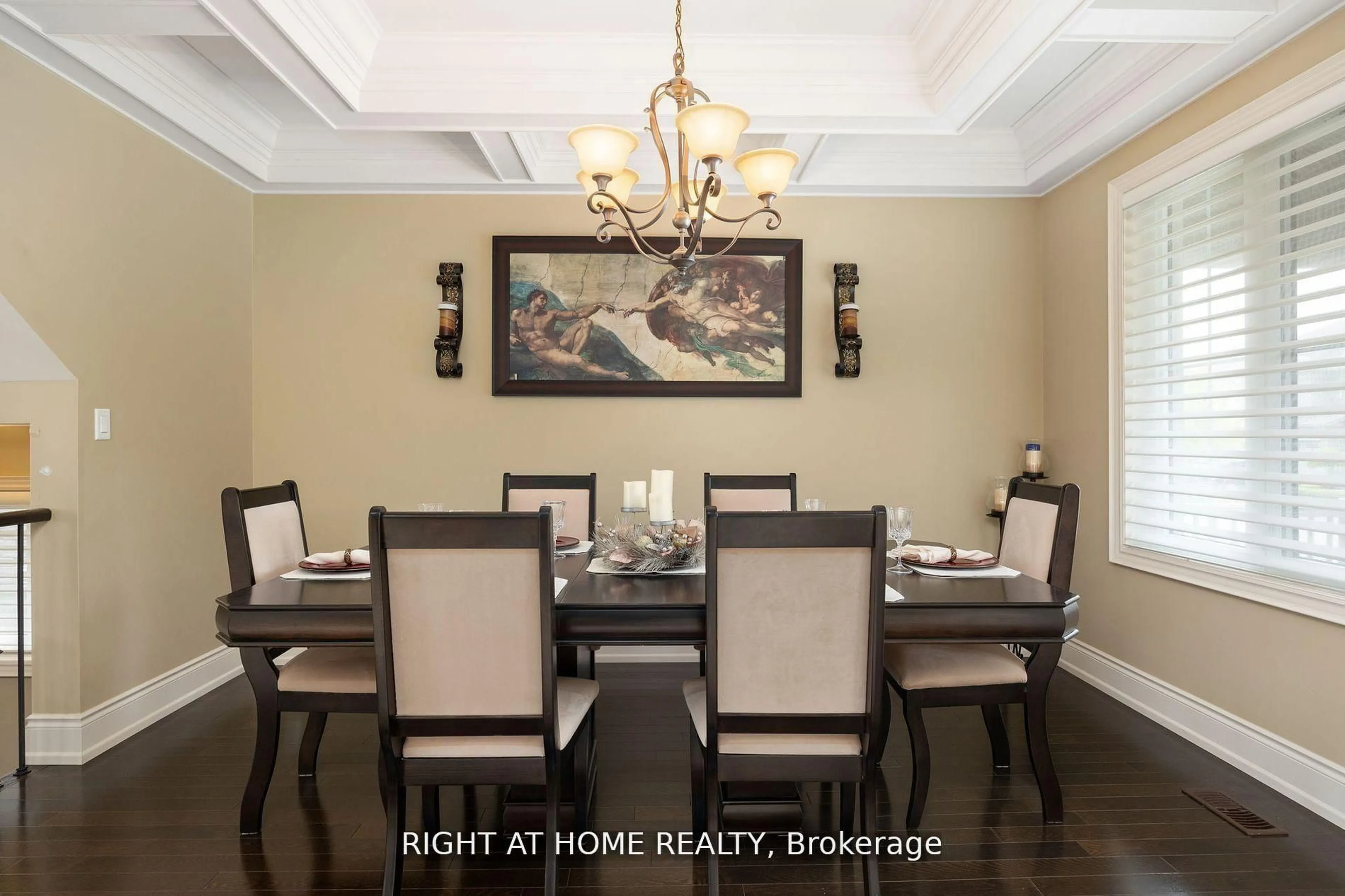 Dining room, wood/laminate floor for 25 CHARTERHOUSE Dr, Whitby Ontario L1R 3R8