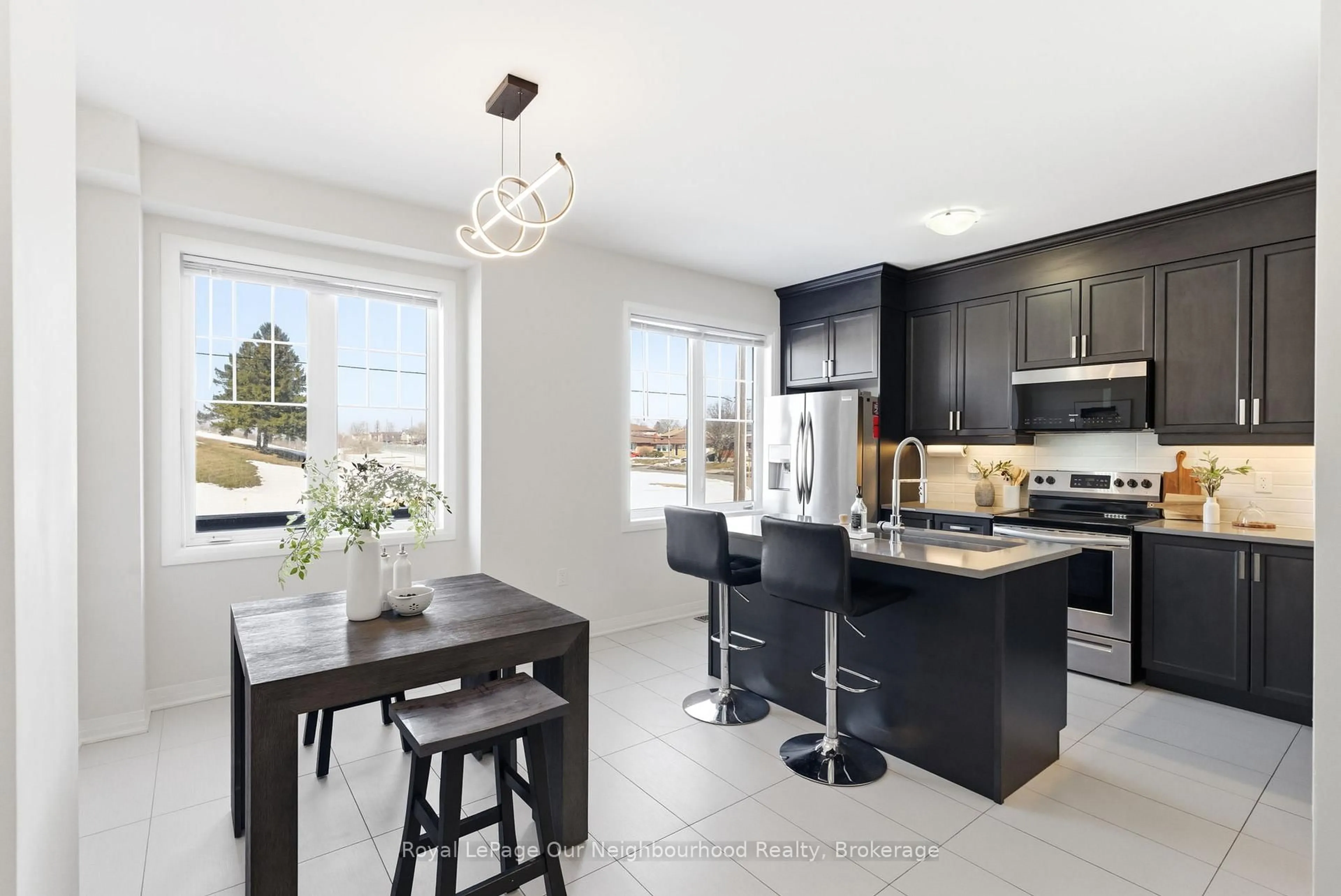 Open concept kitchen, unknown for 818 Atwater Path, Oshawa Ontario L1J 0E8