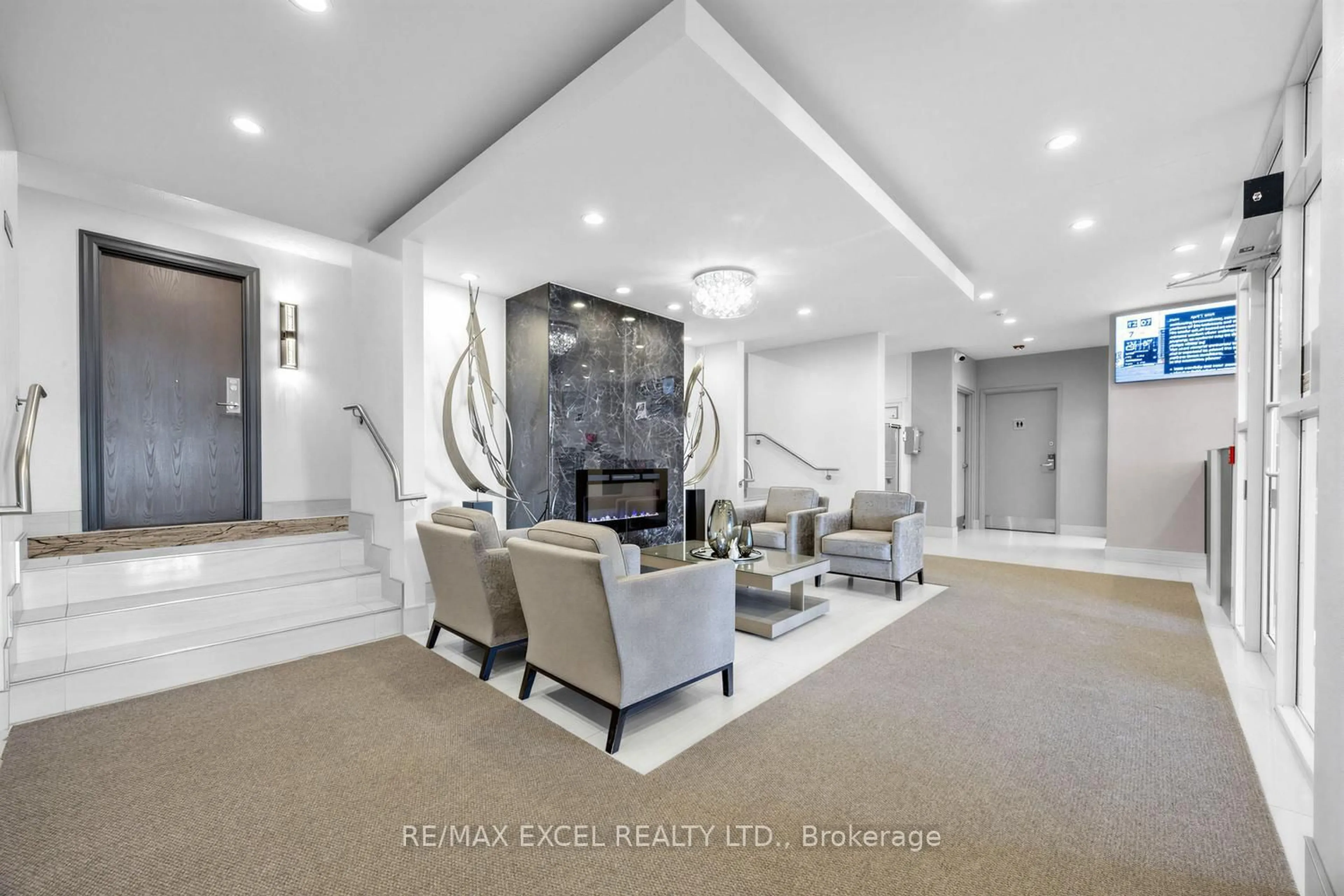 Unknown for 340 Watson St #916, Whitby Ontario L1N 9G1