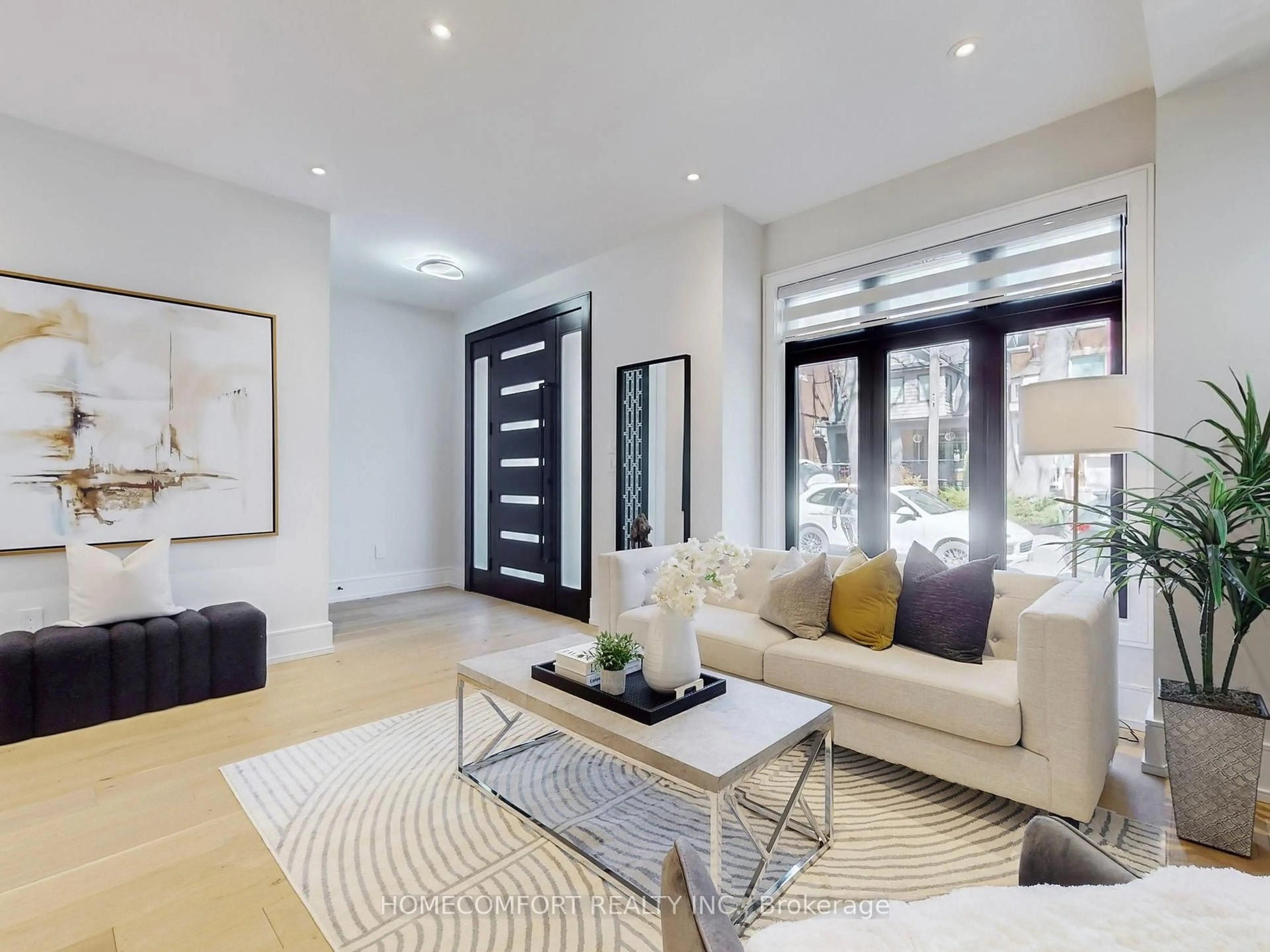 Living room with furniture, unknown for 70 Bellefair Ave, Toronto Ontario M4L 3T8