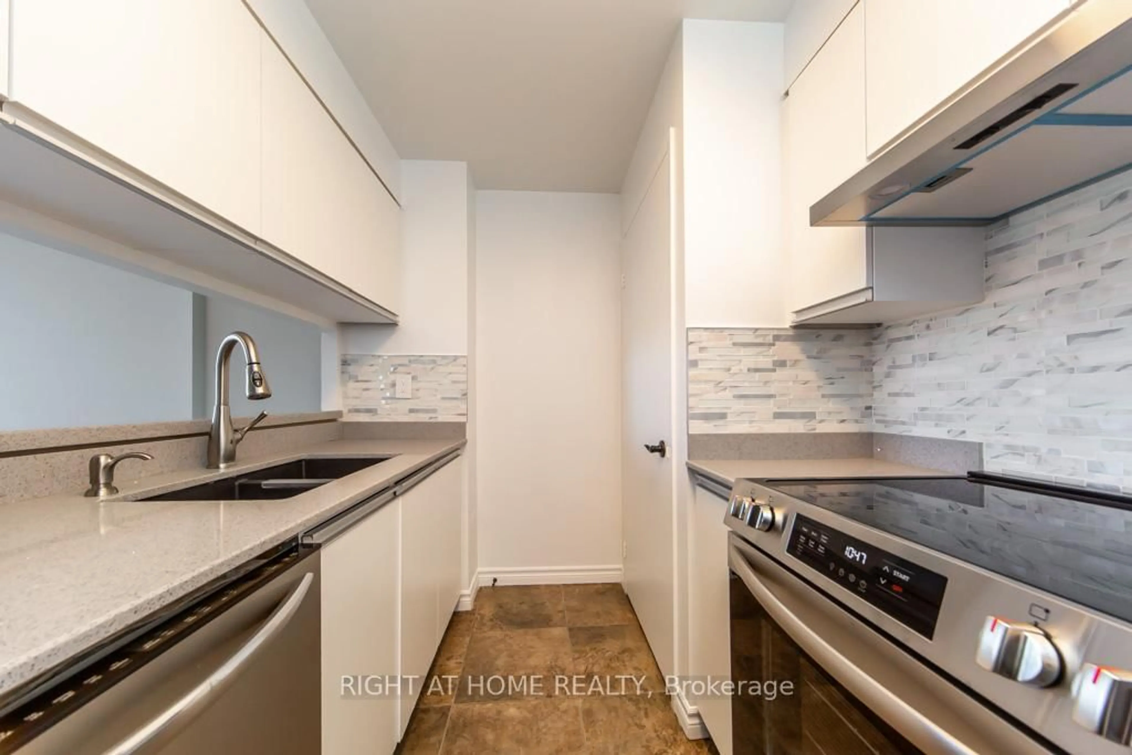 Standard kitchen, unknown for 90 Dale Ave #301, Toronto Ontario M1J 3N4