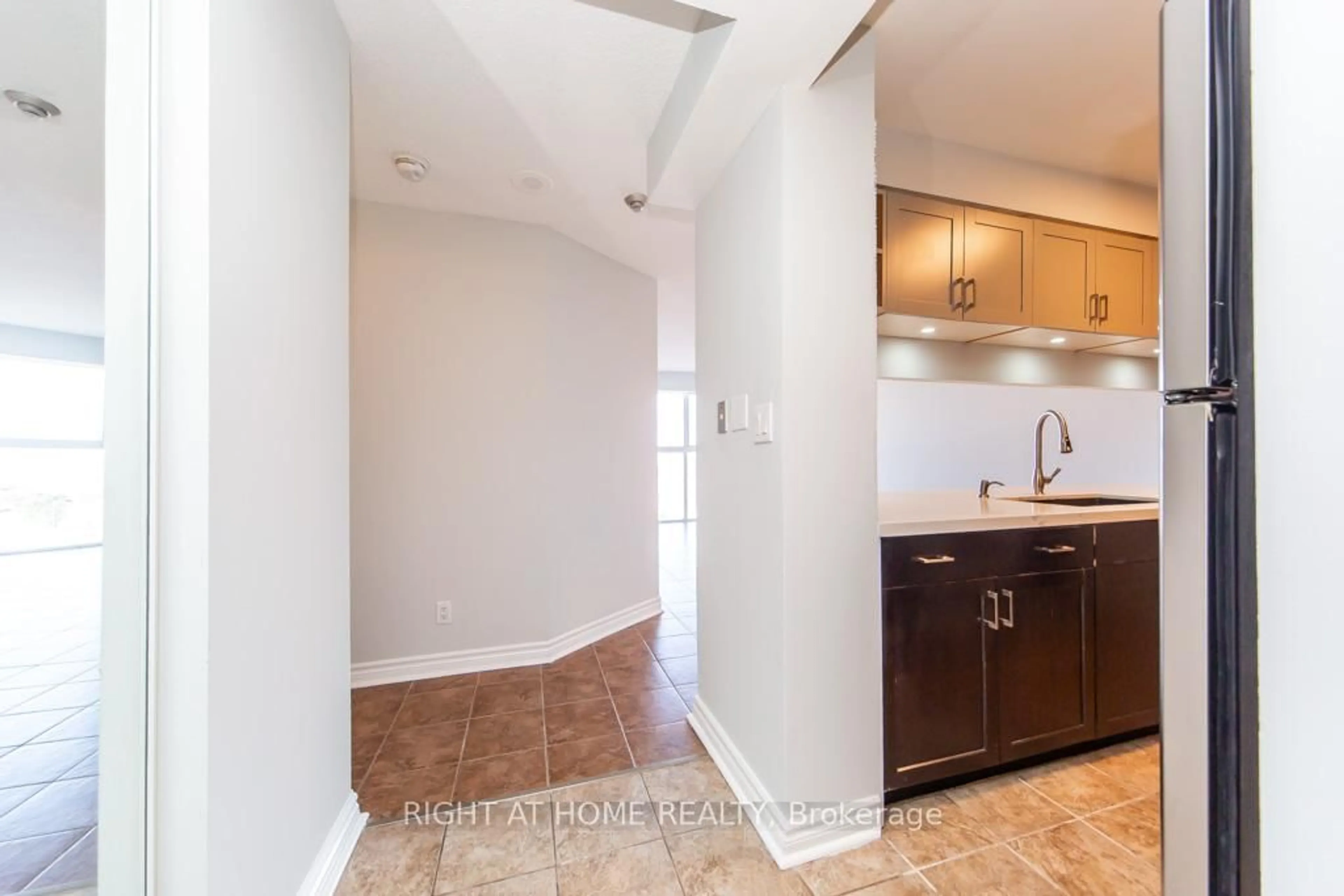 Unknown for 90 Dale Ave #803, Toronto Ontario M1J 3N4