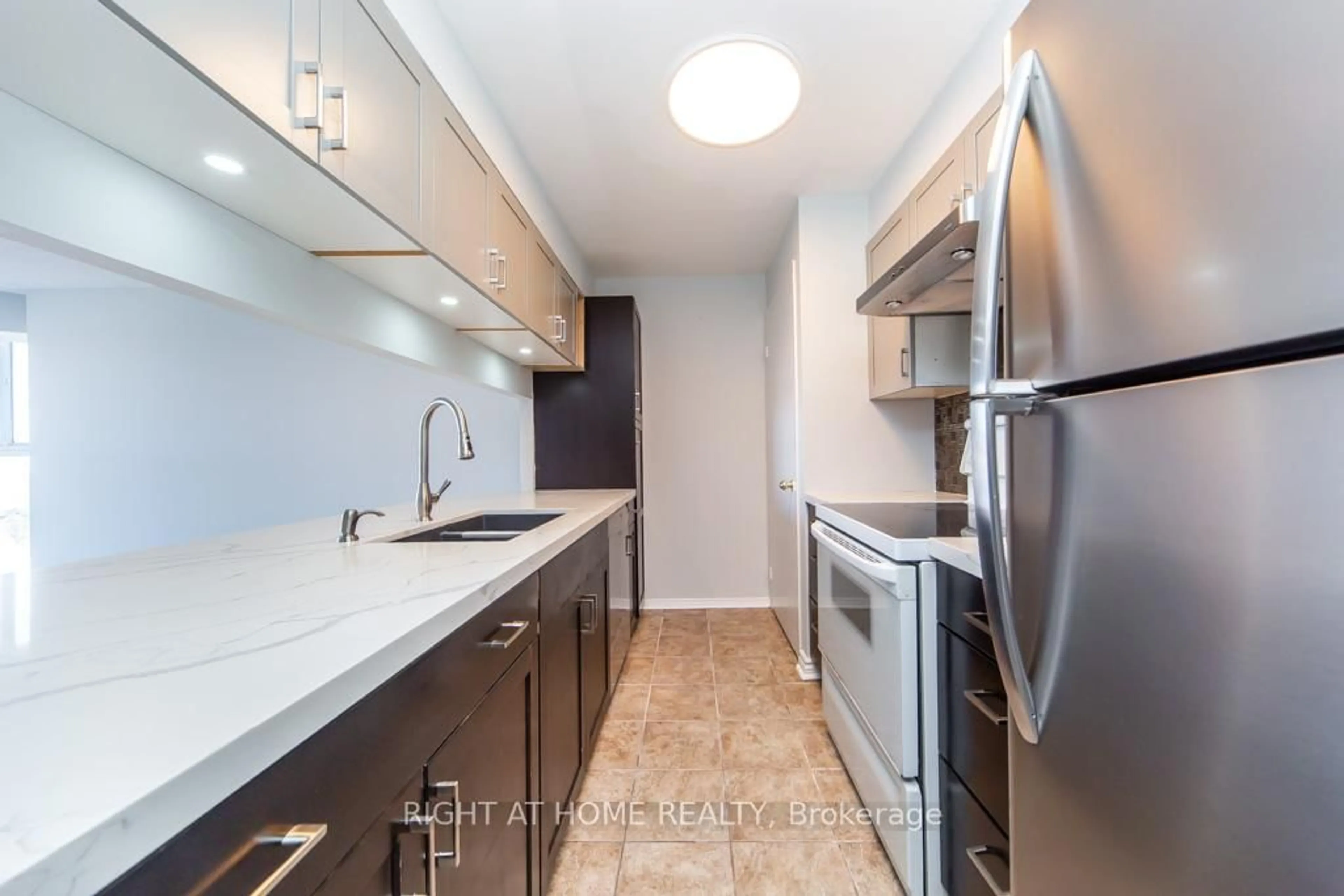 Standard kitchen, unknown for 90 Dale Ave #803, Toronto Ontario M1J 3N4