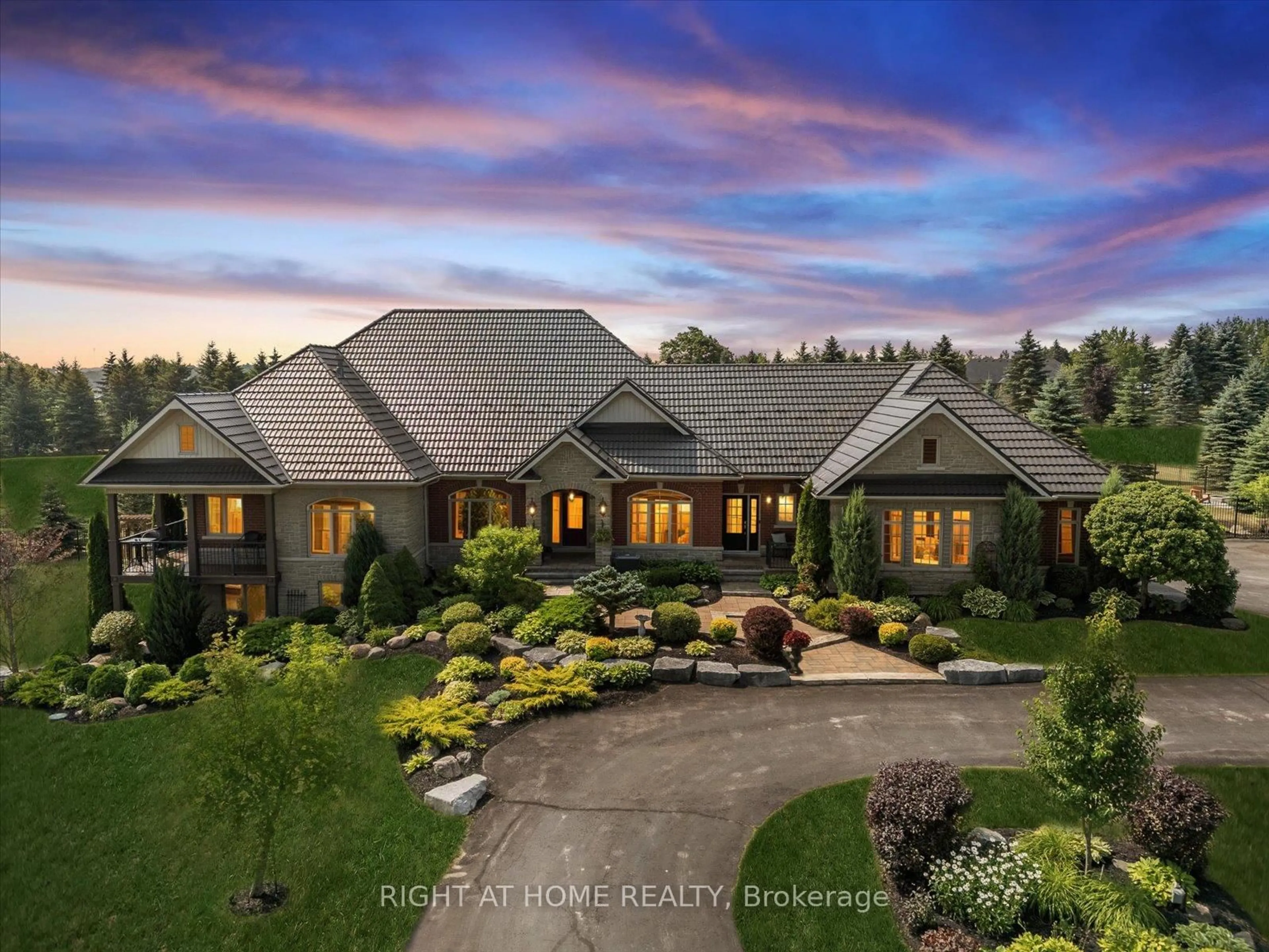 A pic from outside/outdoor area/front of a property/back of a property/a pic from drone, unknown for 7 Clyde Crt, Scugog Ontario L9L 2C9