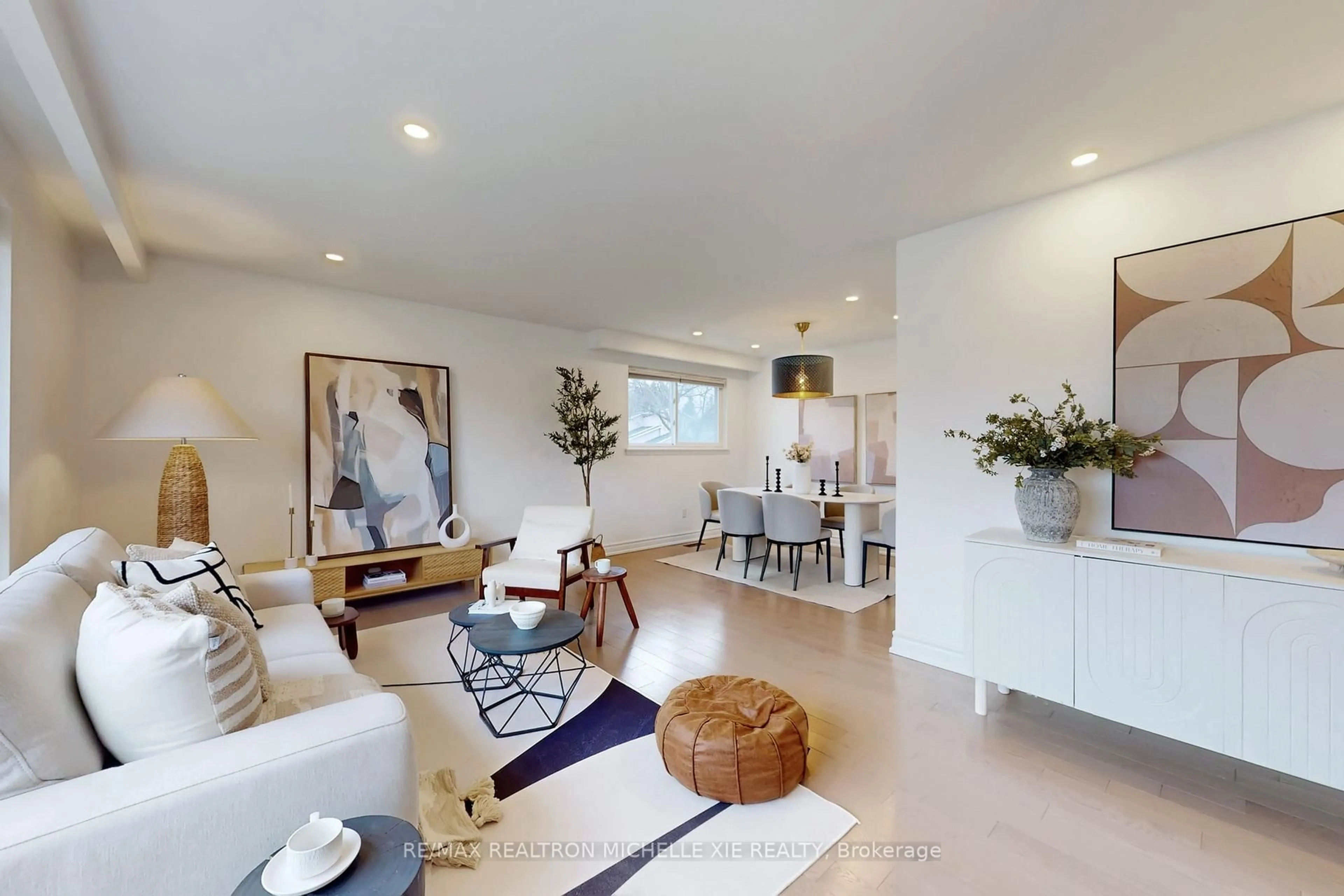 Living room with furniture, unknown for 35 Bridley Dr, Toronto Ontario M1V 1B1