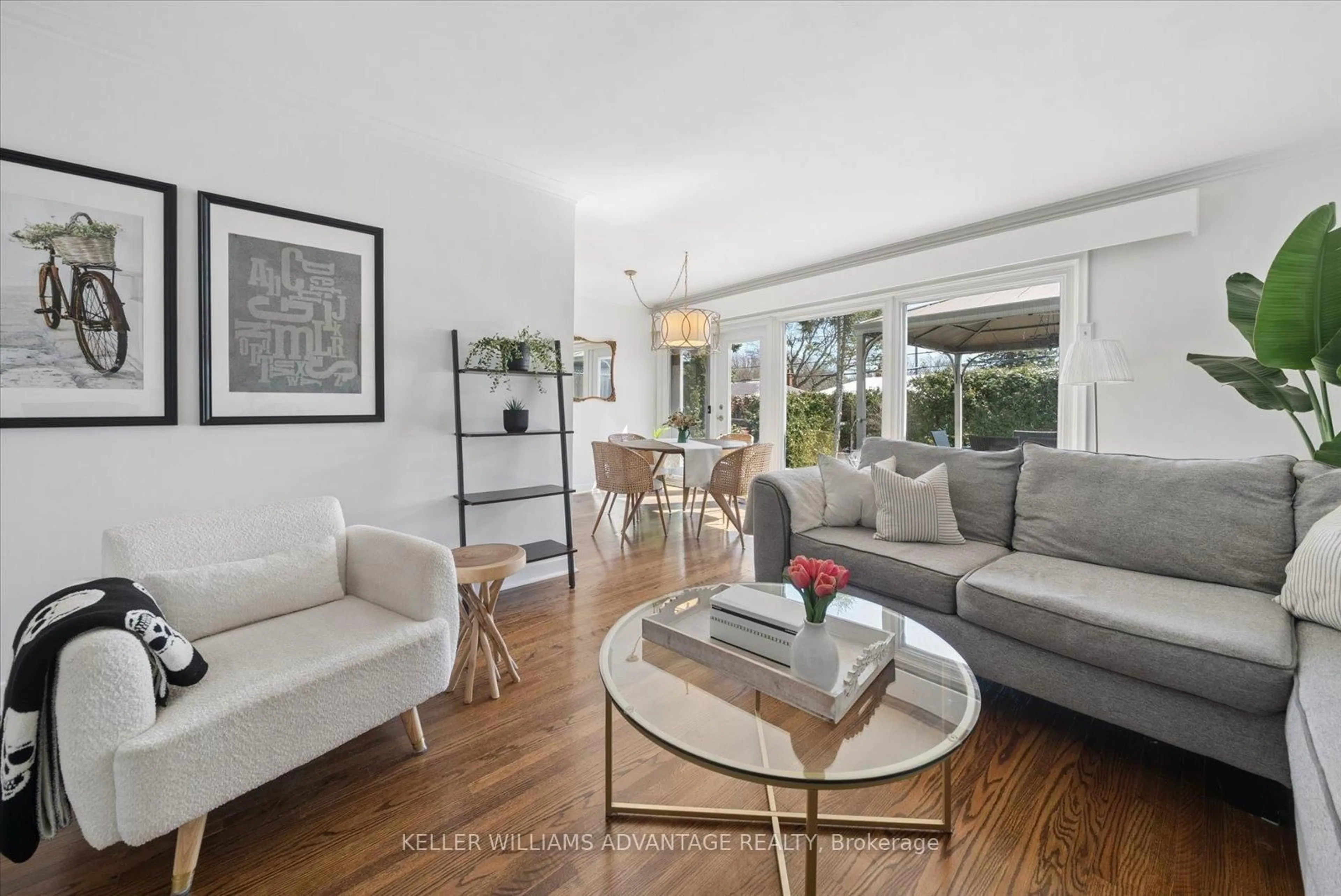 Living room with furniture, unknown for 21 Deerfield Rd, Toronto Ontario M1K 4W8