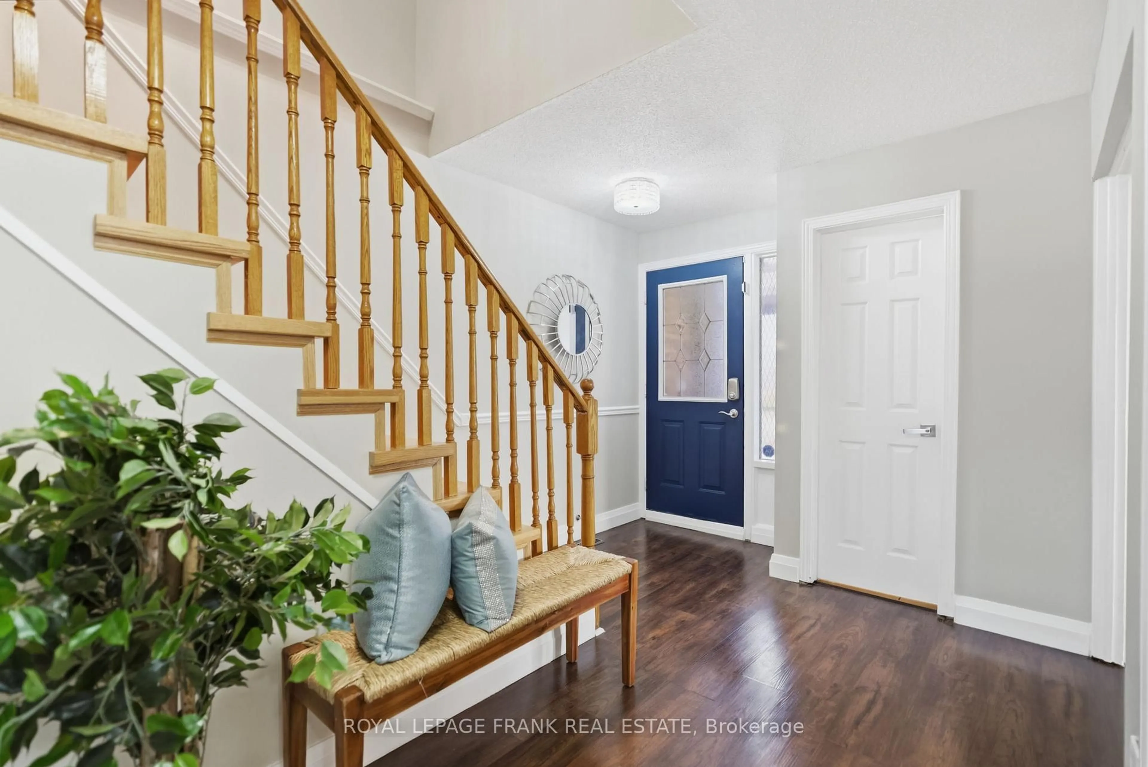 Indoor entryway for 1287 Astra Ave, Oshawa Ontario L1K 1H3