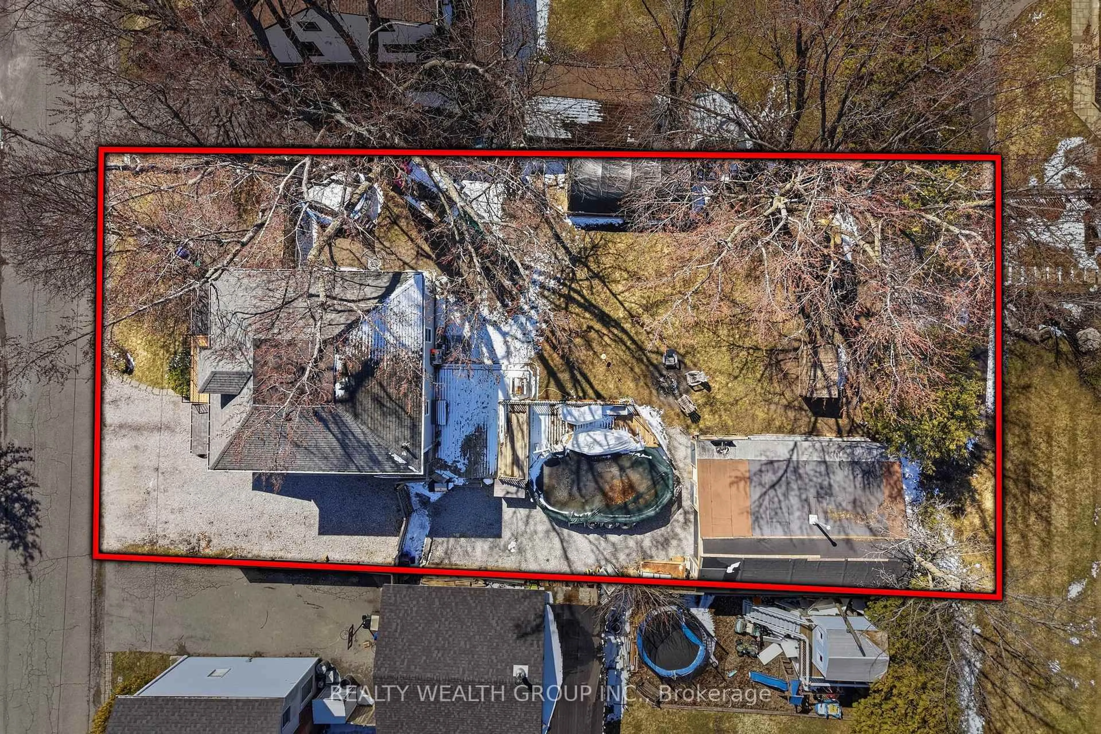 A pic from outside/outdoor area/front of a property/back of a property/a pic from drone, street for 1678 David St, Pickering Ontario L1Y 1B2