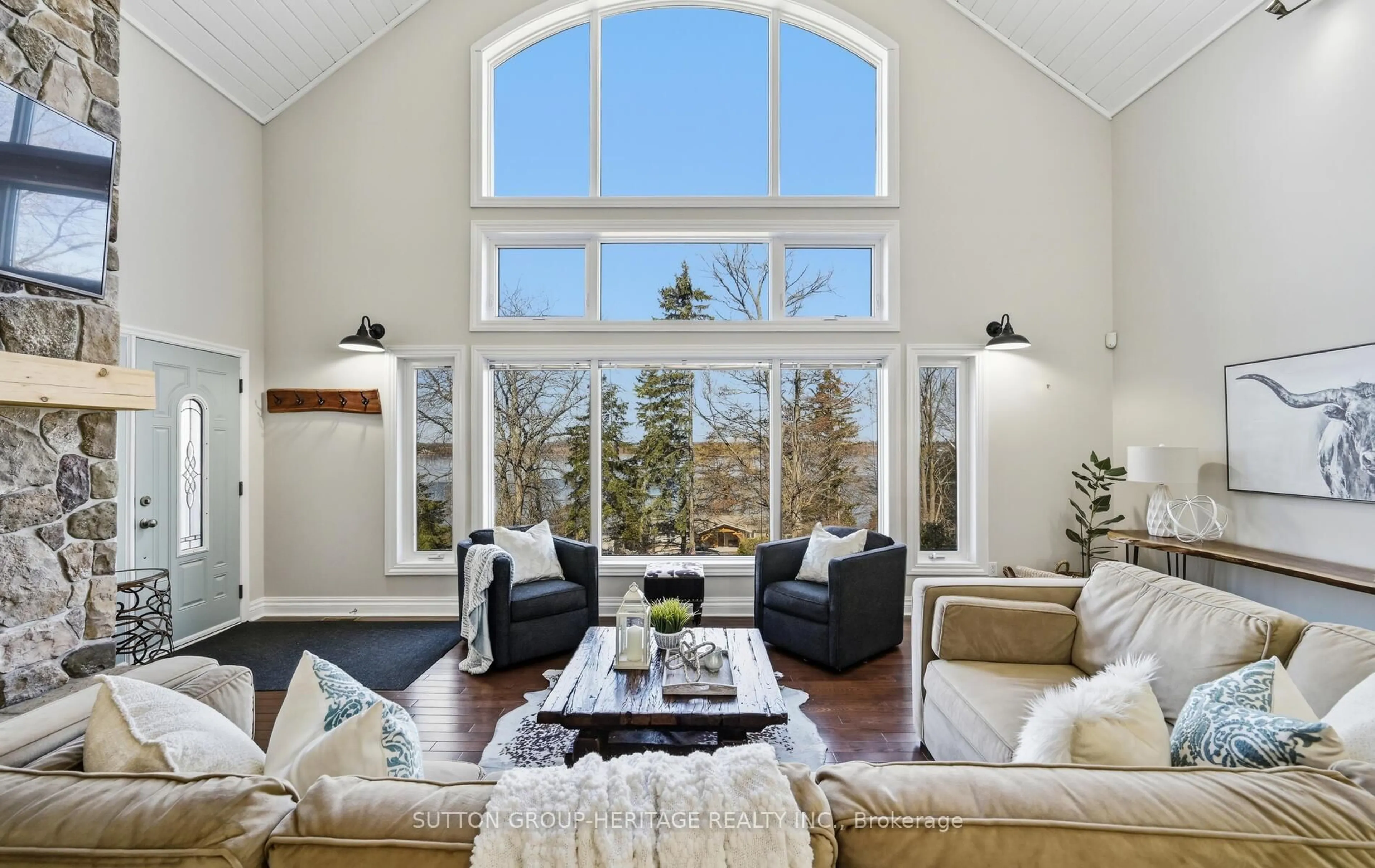 Living room with furniture, unknown for 499 Fralicks Beach Rd, Scugog Ontario L9L 1B6