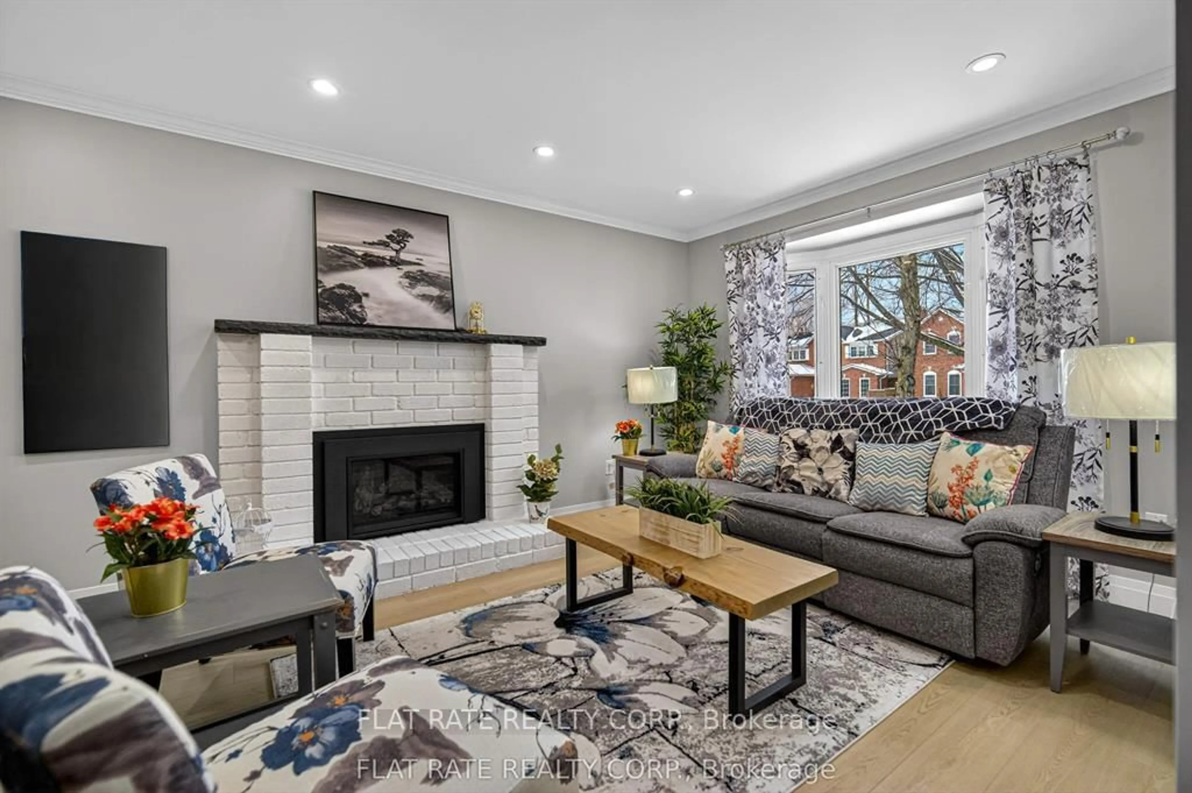 Living room with furniture, unknown for 887 Lavis Crt, Oshawa Ontario L1K 1W1