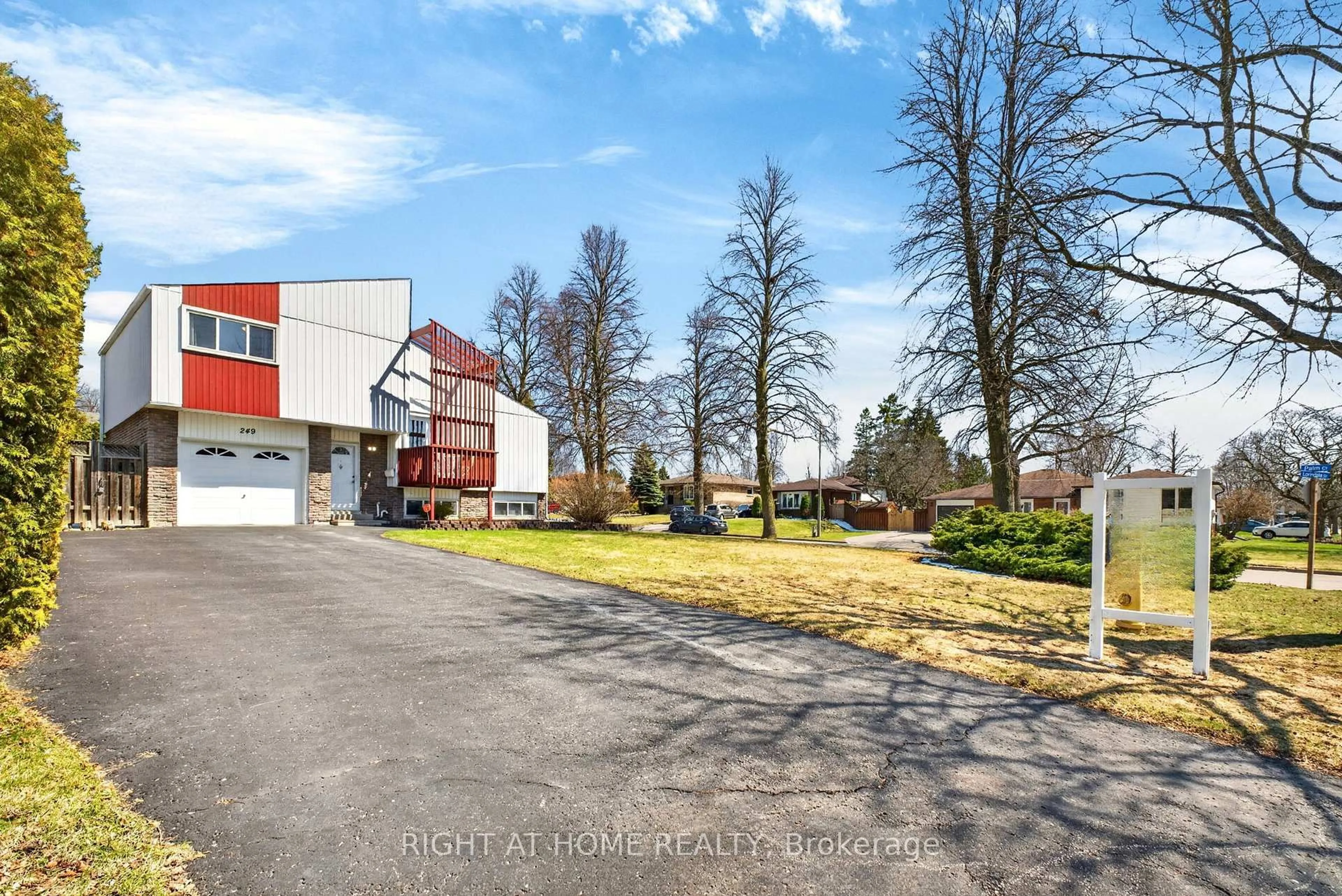 A pic from outside/outdoor area/front of a property/back of a property/a pic from drone, street for 249 Lorindale Dr, Oshawa Ontario L1H 6X5