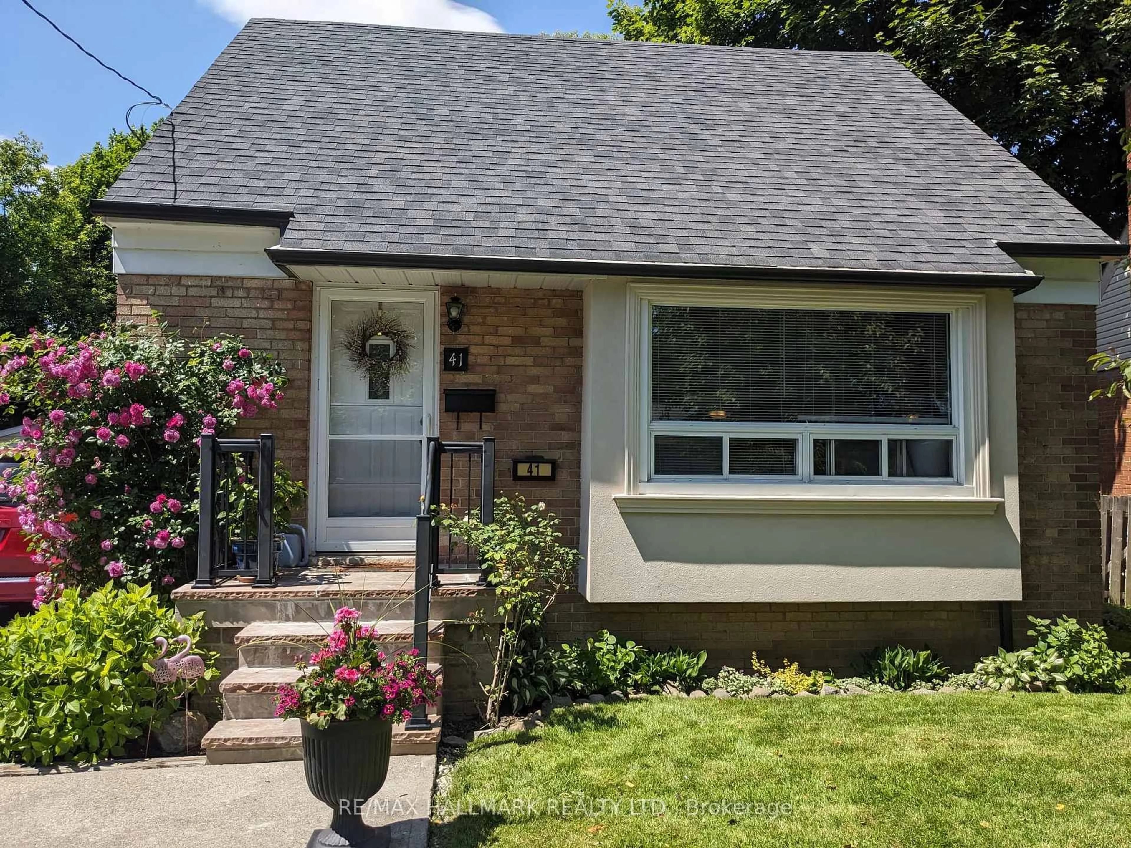 Unknown for 41 Twin Pauls Cres, Toronto Ontario M1R 3Z6