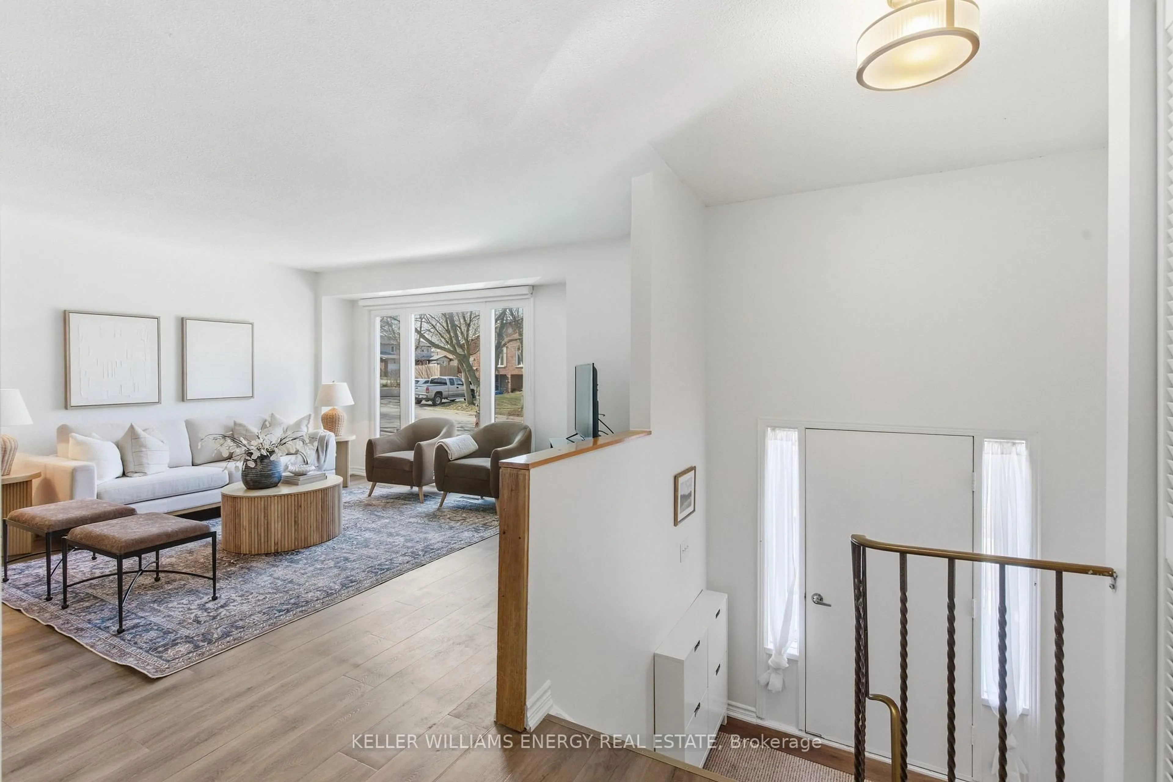 Indoor entryway for 58 Muir Cres, Whitby Ontario L1P 1B6