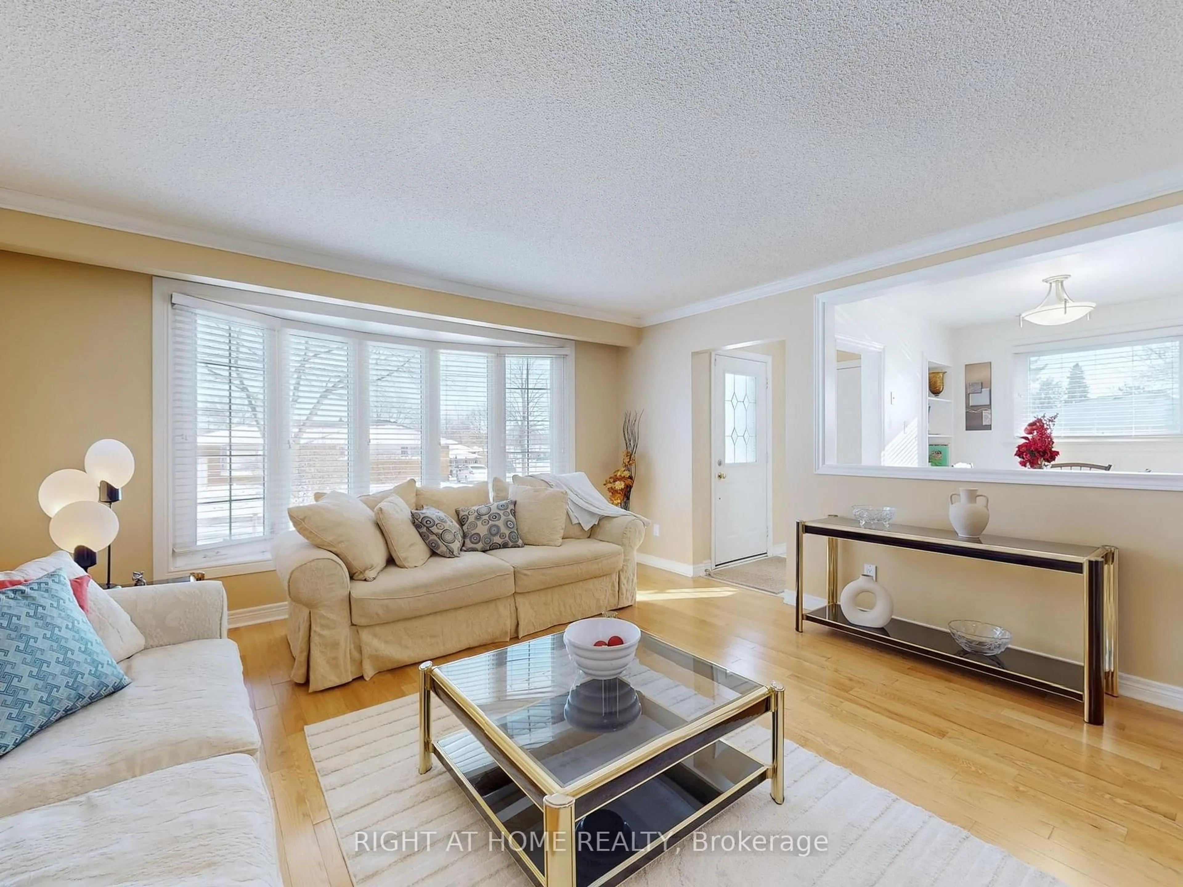 Living room with furniture, unknown for 2 Barnes Cres, Toronto Ontario M1G 1Z9