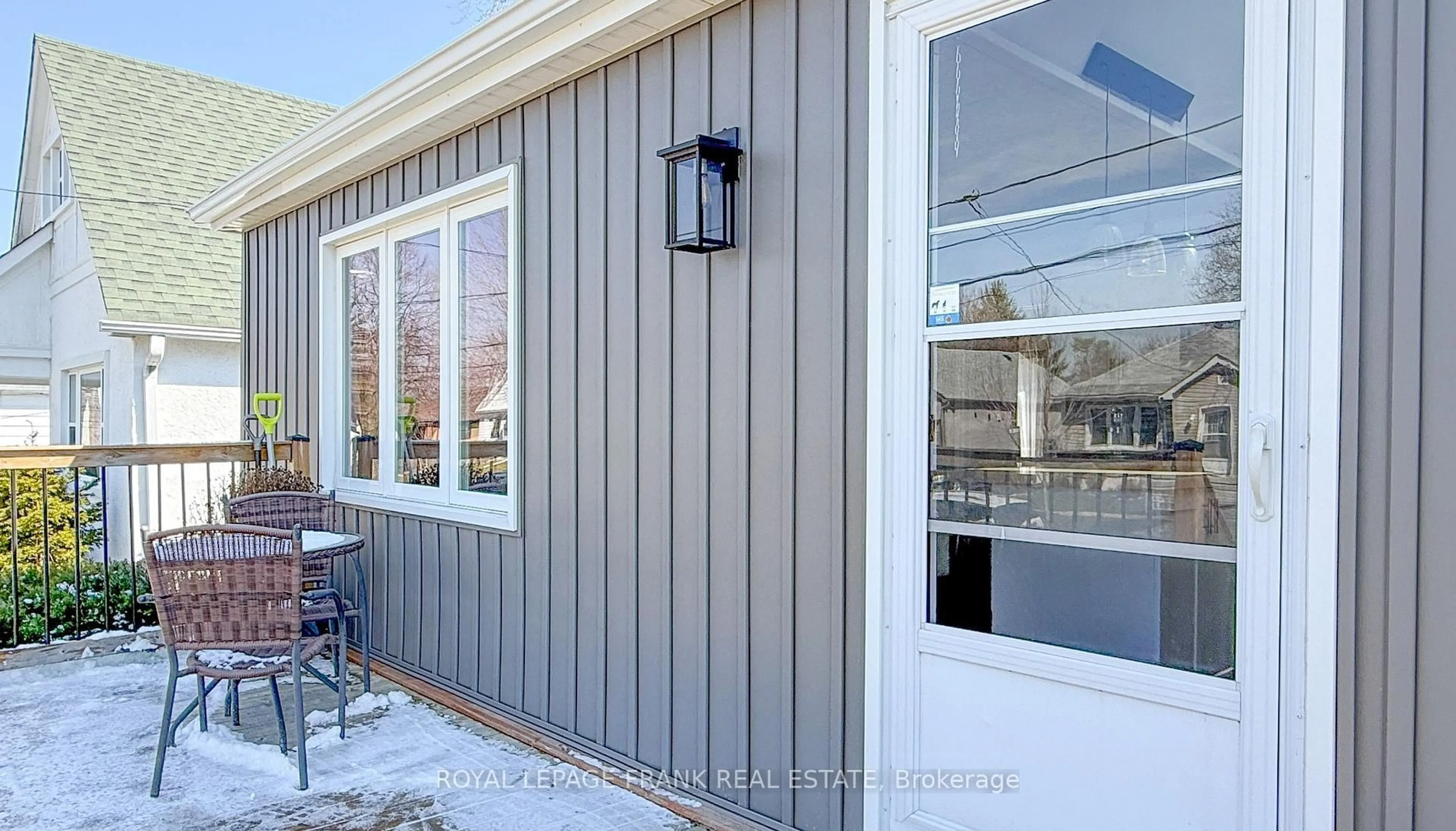 Home with vinyl exterior material, street for 229 Hibbert Ave, Oshawa Ontario L1J 1V4