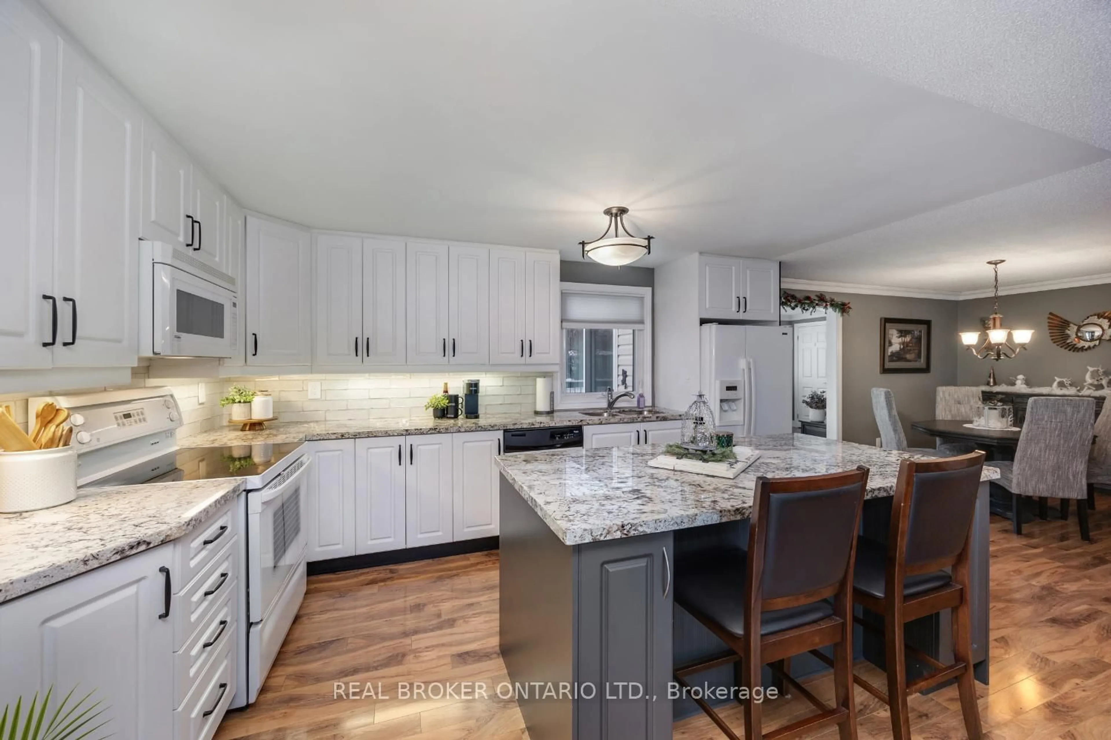 Open concept kitchen, unknown for 22 Champlain Crt, Clarington Ontario L1B 1A5
