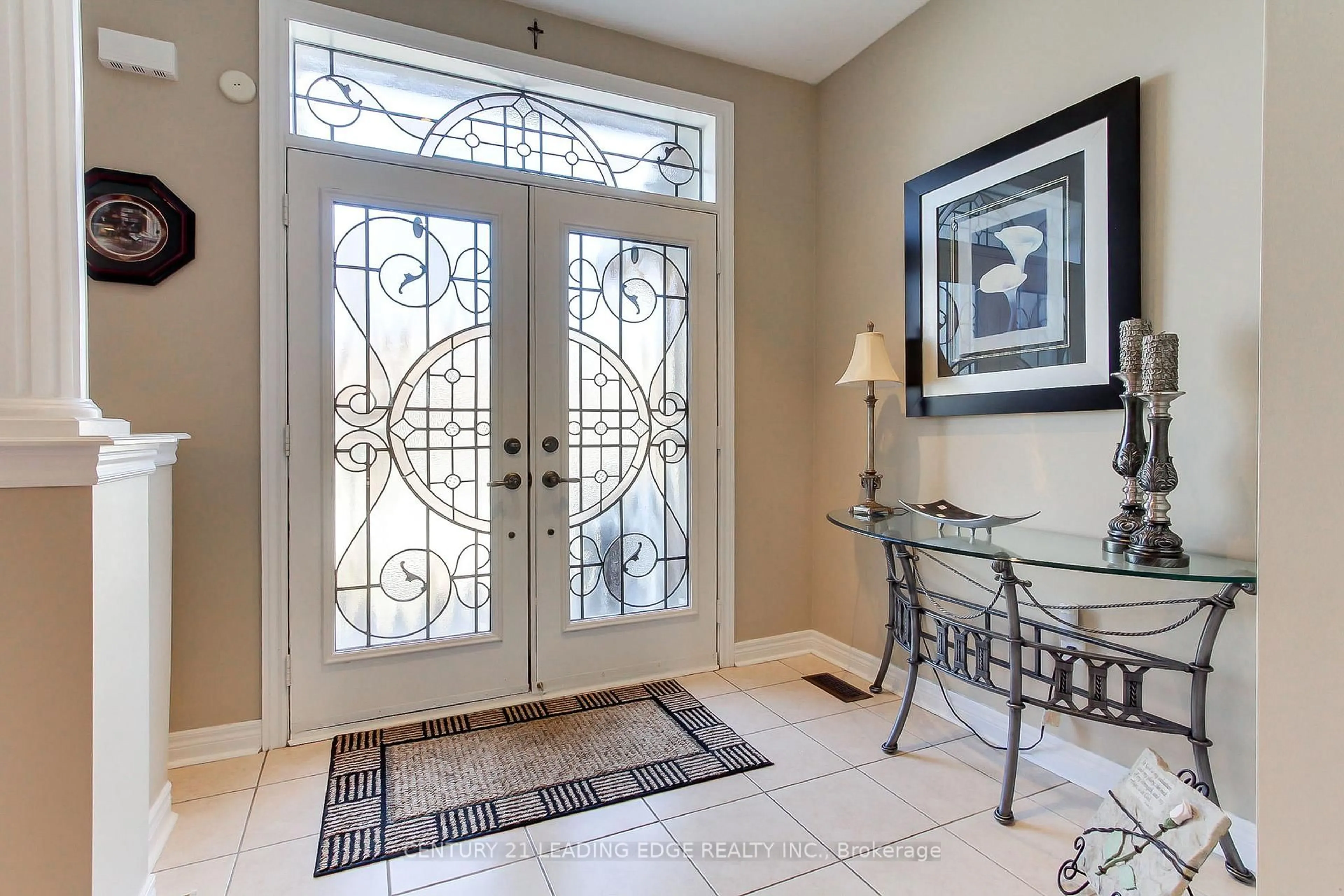 Indoor entryway for 20 Cosens St, Toronto Ontario M1C 0A7