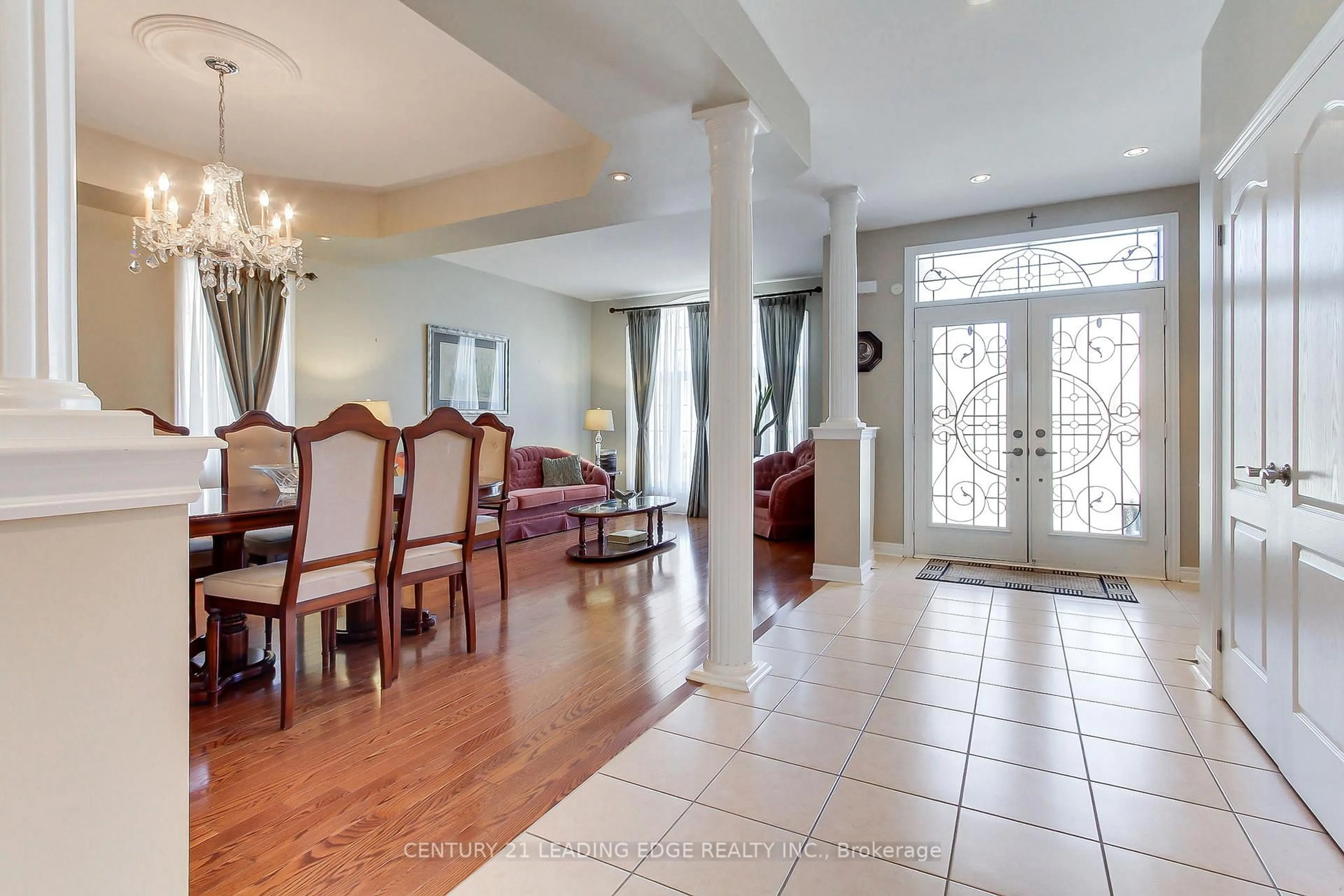 Indoor foyer for 20 Cosens St, Toronto Ontario M1C 0A7