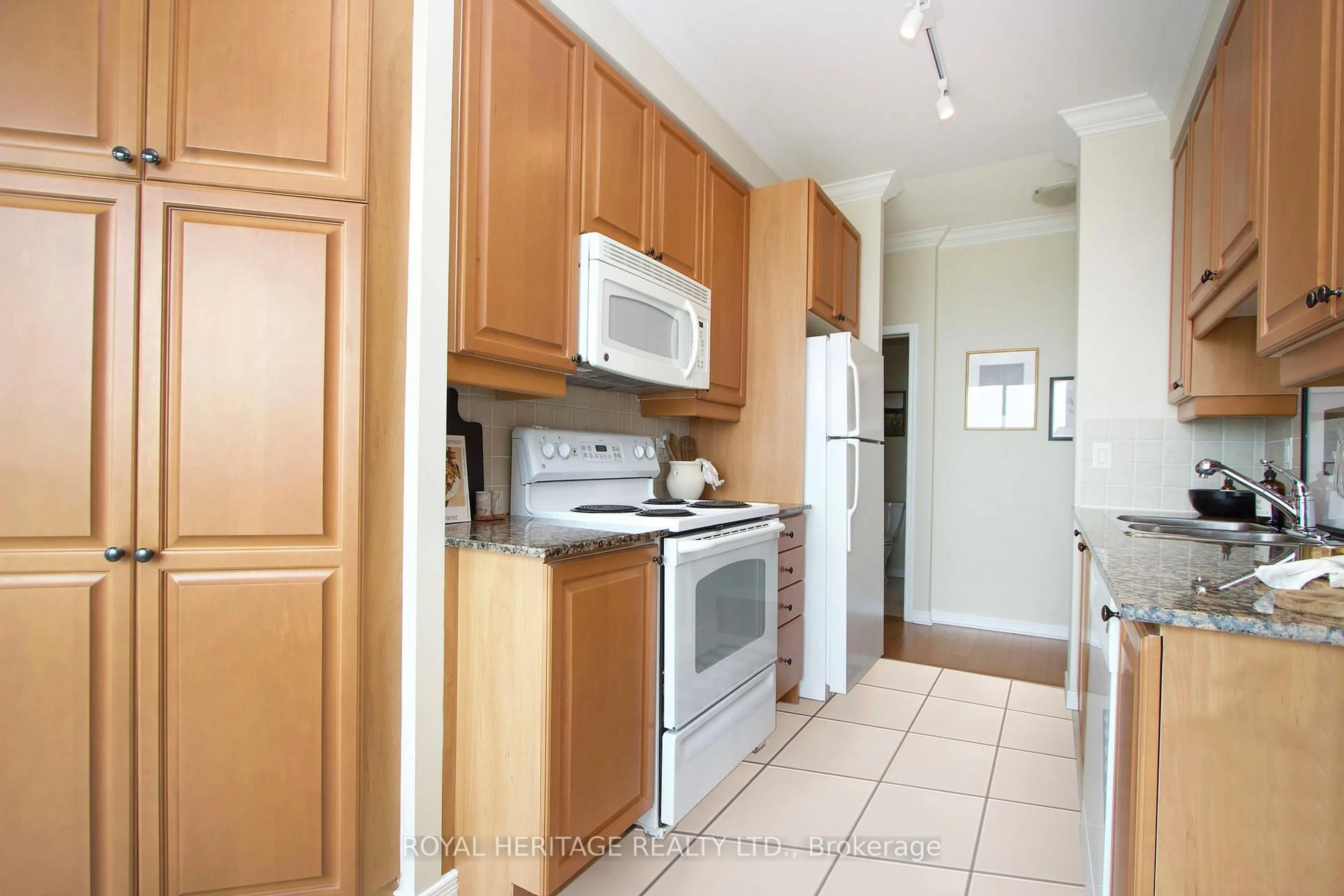 Standard kitchen, unknown for 340 Watson St St #1209, Whitby Ontario L1N 9G1