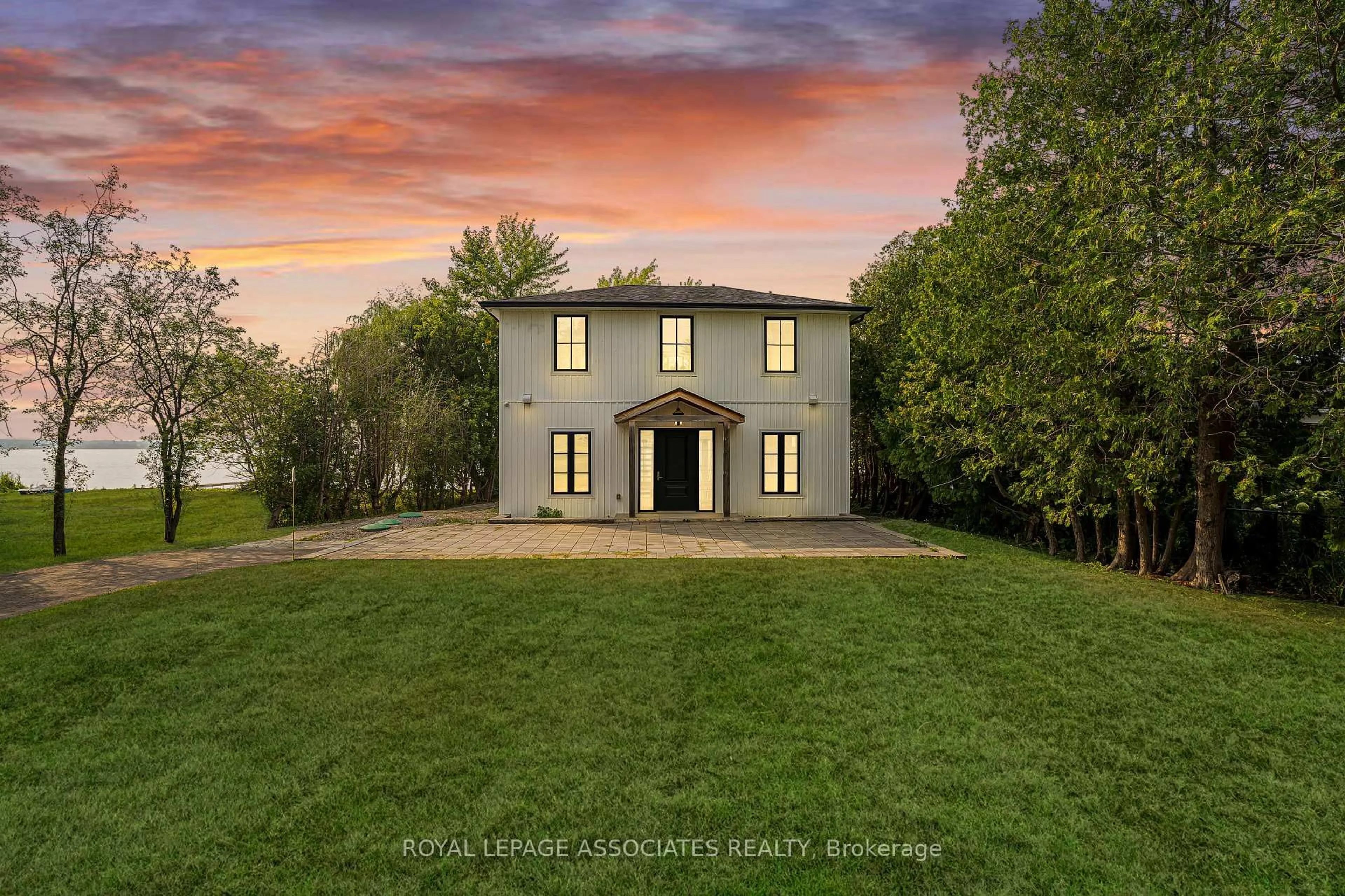 A pic from outside/outdoor area/front of a property/back of a property/a pic from drone, building for 46 Williams Point Rd, Scugog Ontario L0B 1E0