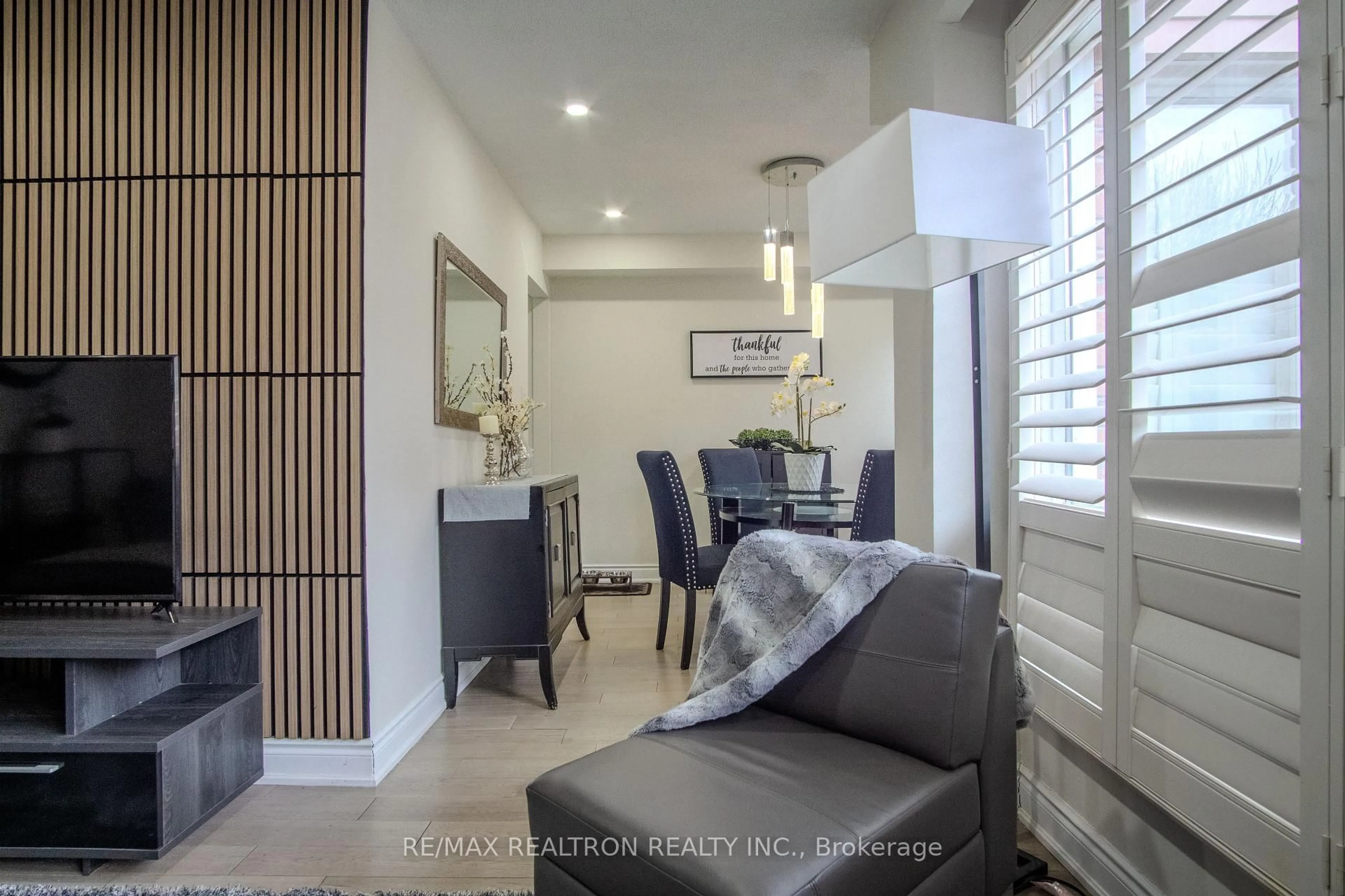 Unknown for 1039 Rowntree Cres, Pickering Ontario L1V 5A9