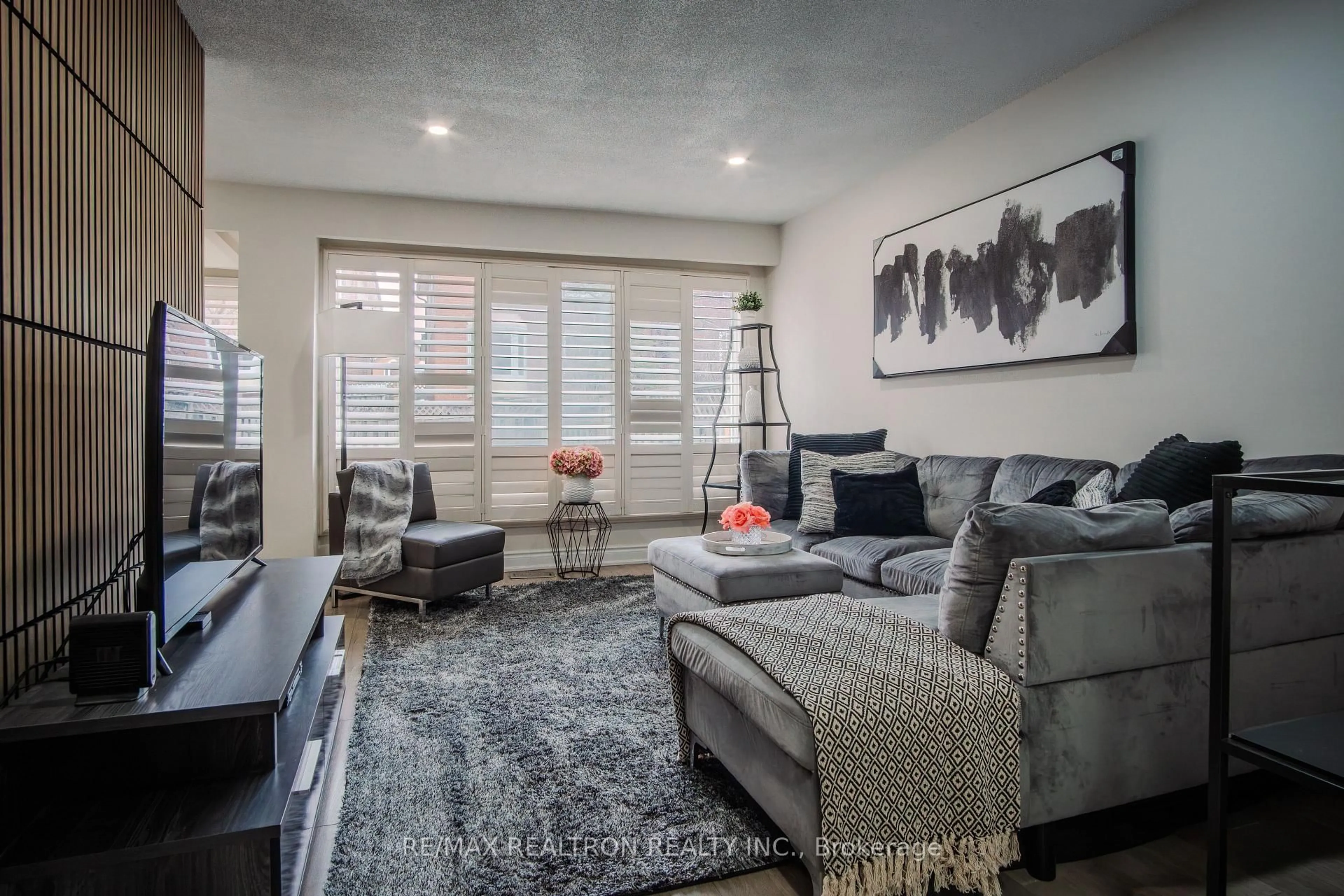 Living room with furniture, unknown for 1039 Rowntree Cres, Pickering Ontario L1V 5A9