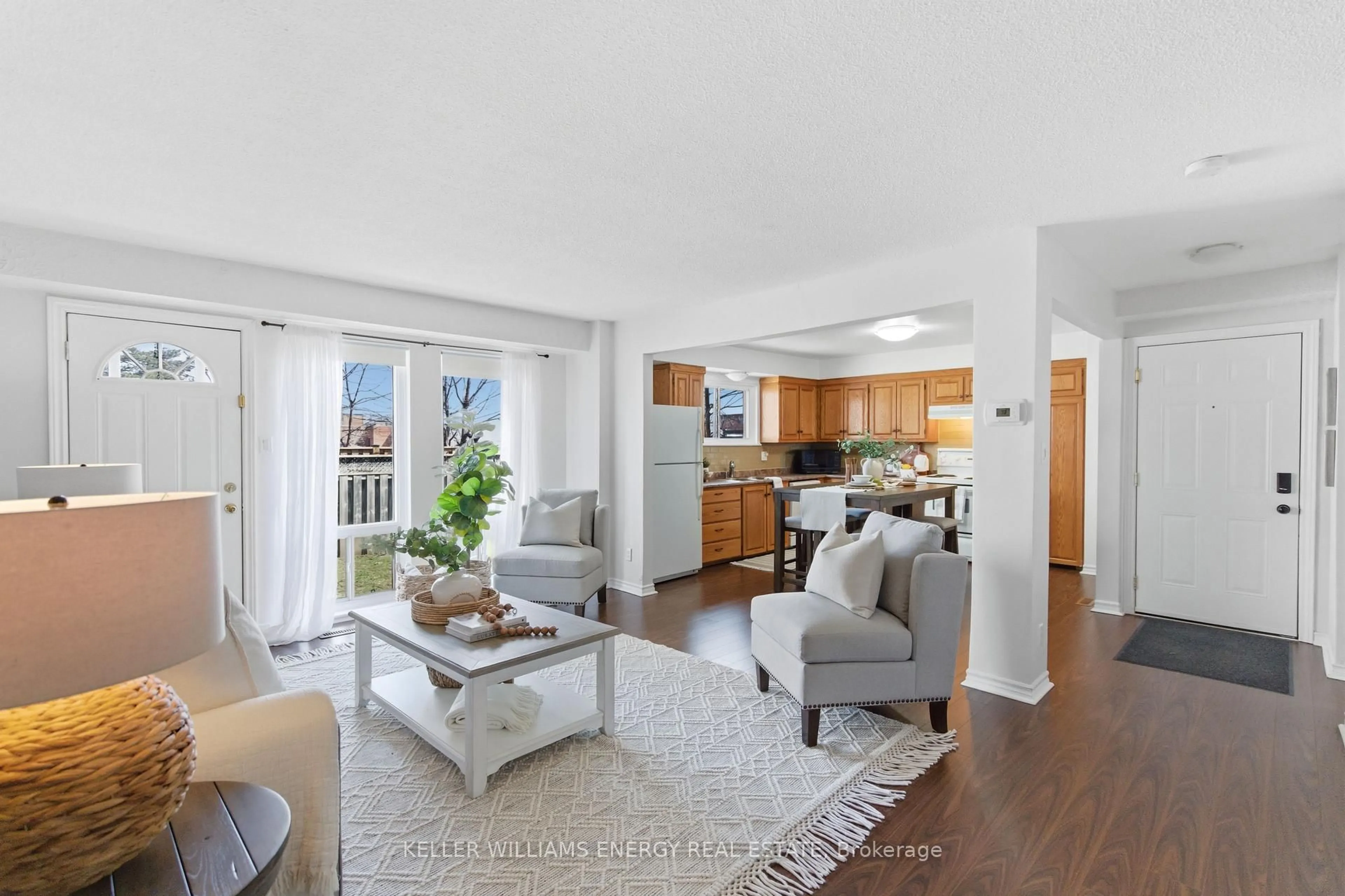 Living room with furniture, unknown for 1333 Mary St #72, Oshawa Ontario L1G 6Z3