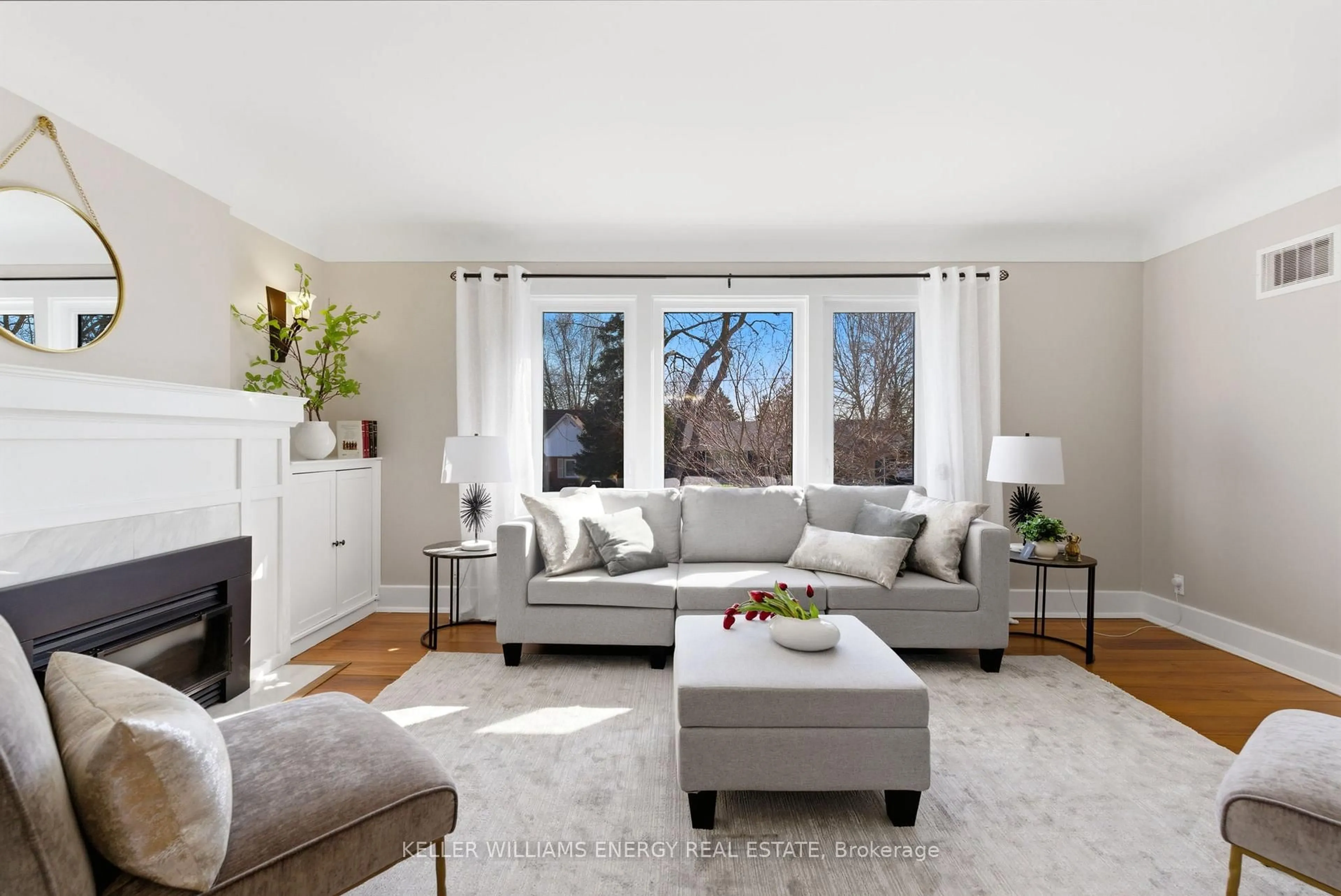 Living room with furniture, unknown for 748 Mary St, Oshawa Ontario L1G 5G3