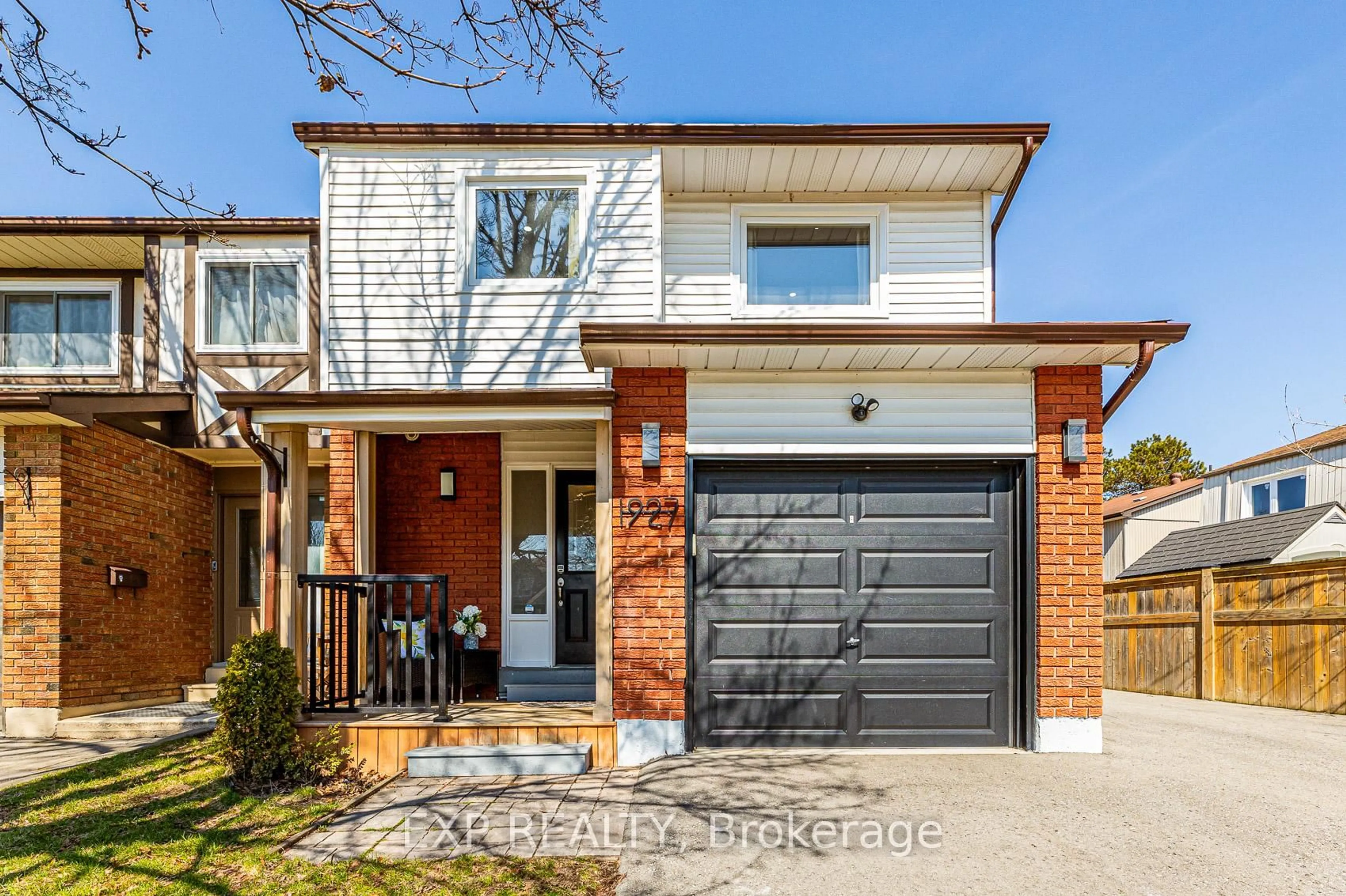 Home with brick exterior material, street for 1927 Memory Lane, Pickering Ontario L1V 2T9