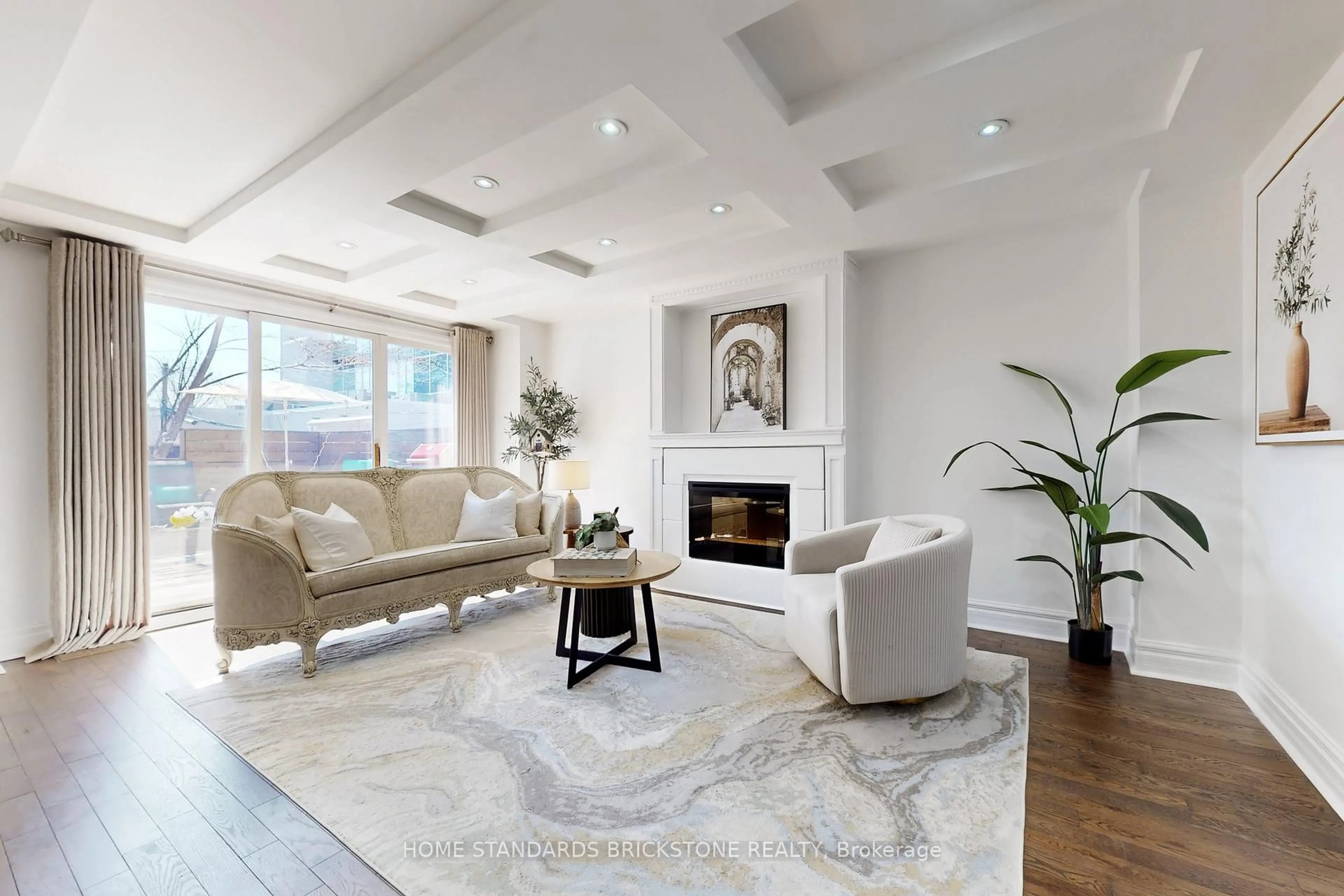 Living room with furniture, unknown for 21 Pretoria Ave, Toronto Ontario M4K 1T2