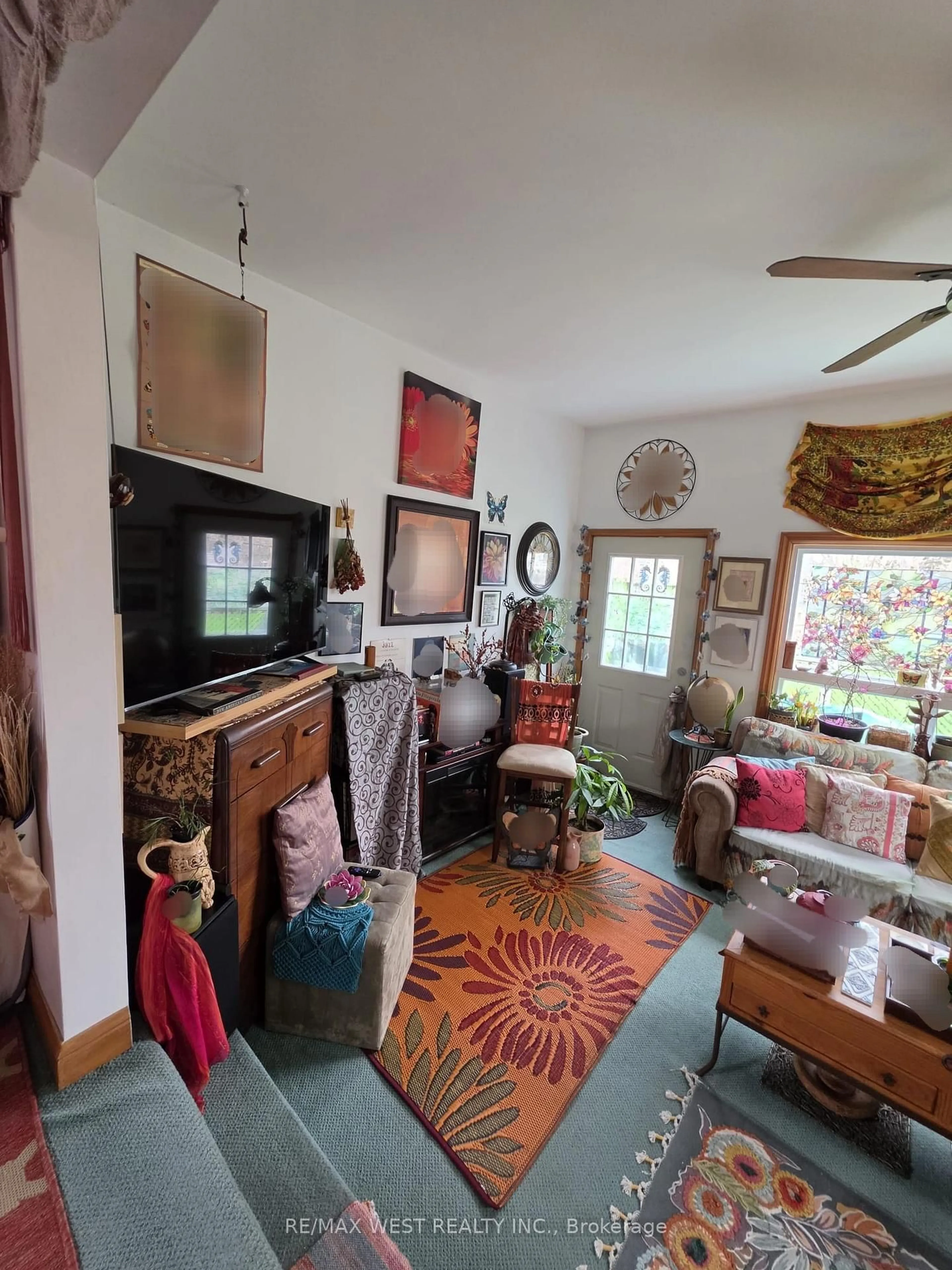 A pic of a room for 409 Woodbine Ave, Toronto Ontario M4L 3P7