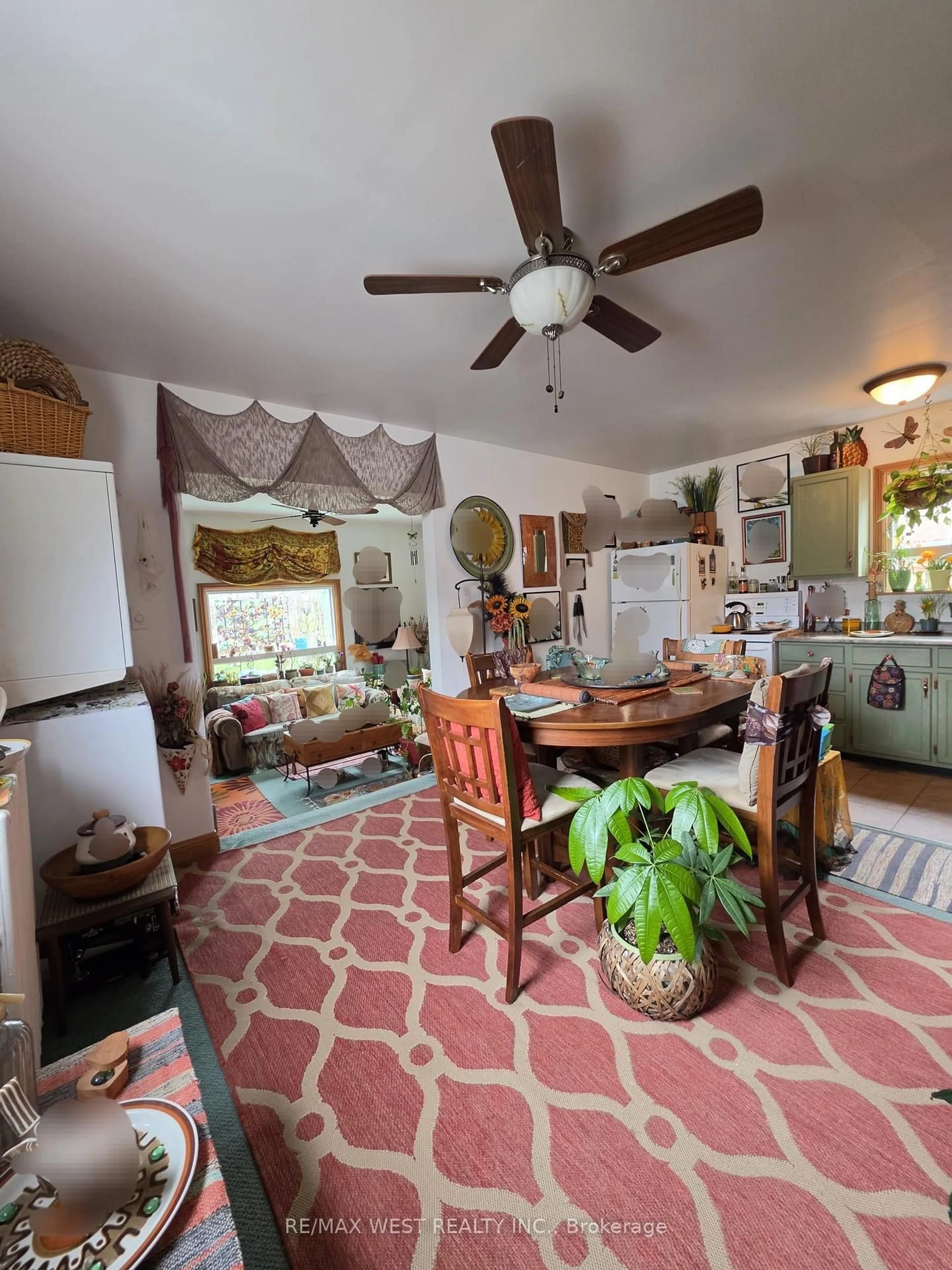 A pic of a room for 409 Woodbine Ave, Toronto Ontario M4L 3P7