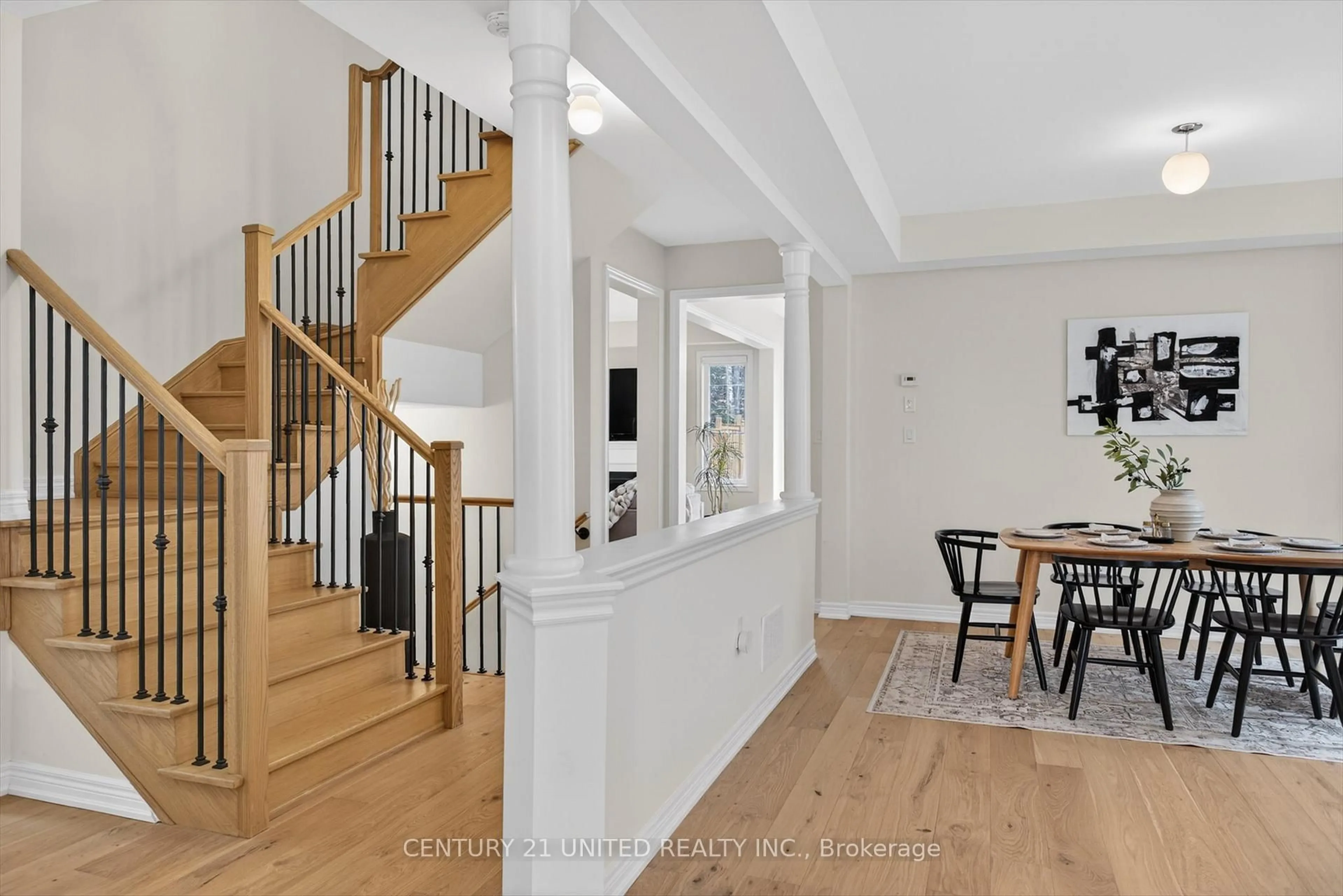 Indoor entryway for 10 Forman St, Scugog Ontario L9L 0B2