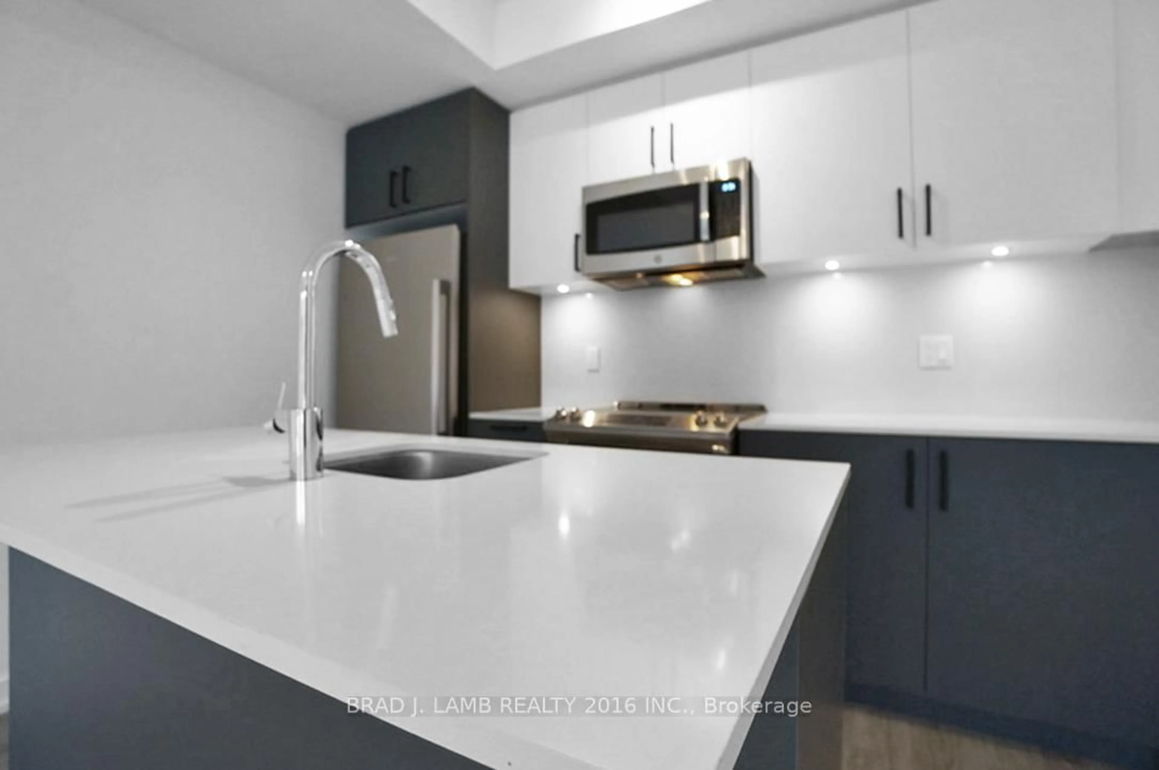 Standard kitchen, unknown for 35 Birchcliff Ave #11, Toronto Ontario M1N 0C1