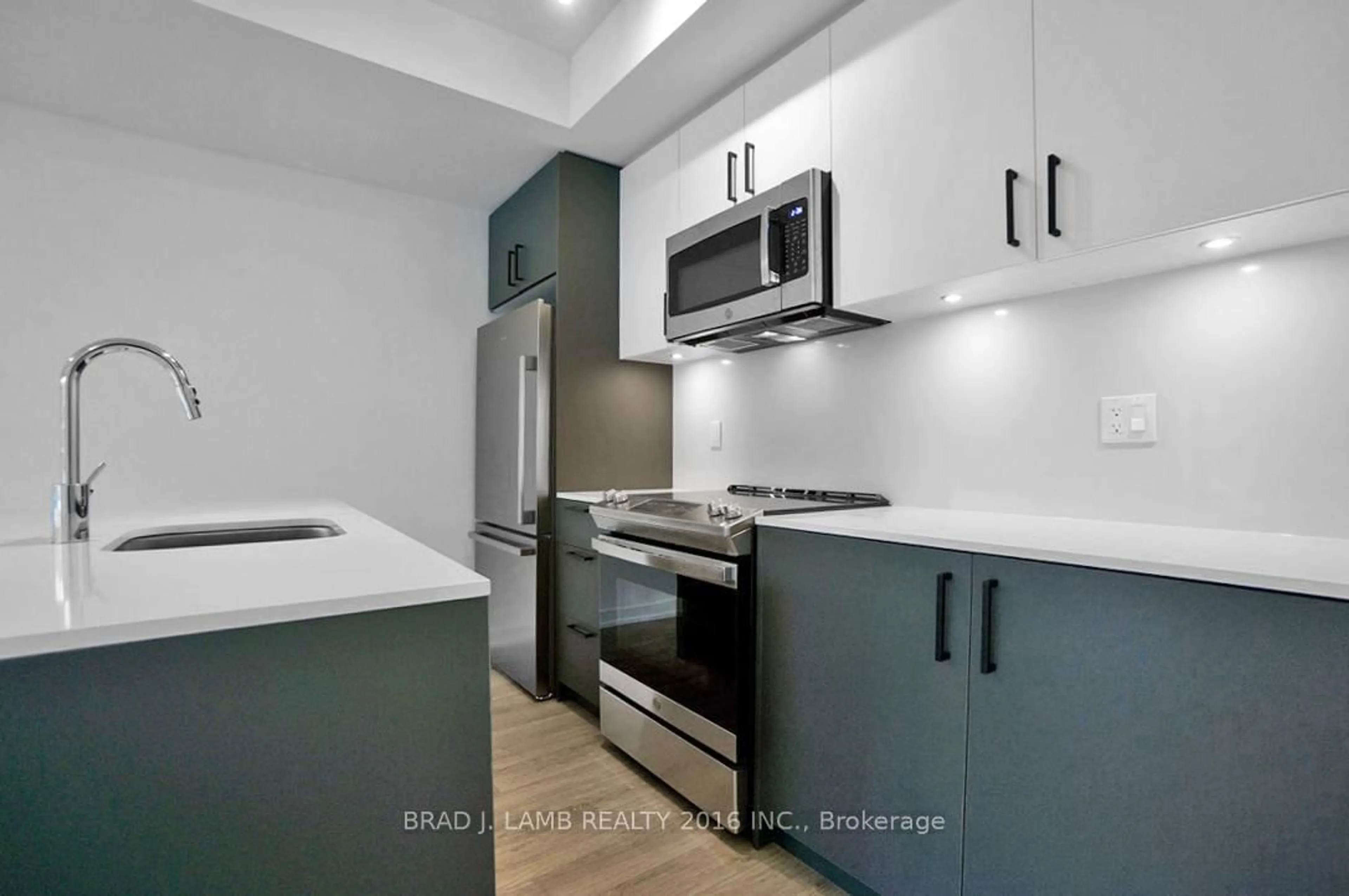 Standard kitchen, unknown for 35 Birchcliff Ave #11, Toronto Ontario M1N 0C1