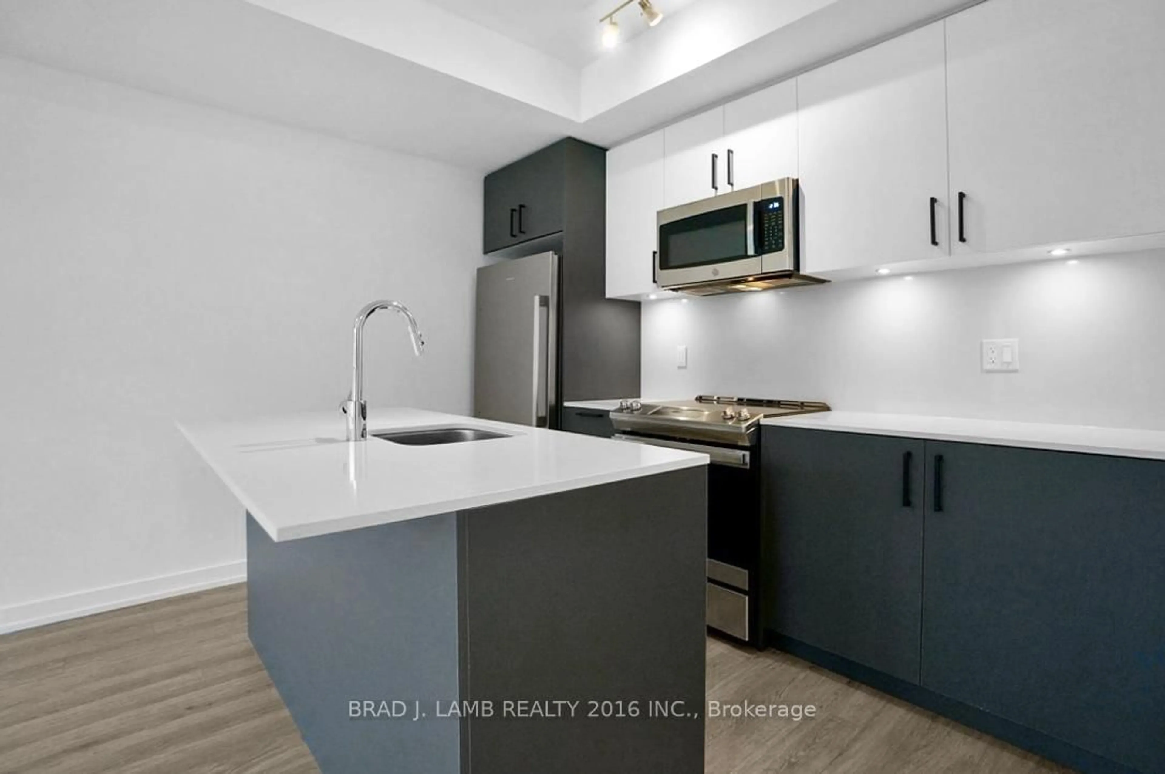 Standard kitchen, unknown for 35 Birchcliff Ave #11, Toronto Ontario M1N 0C1