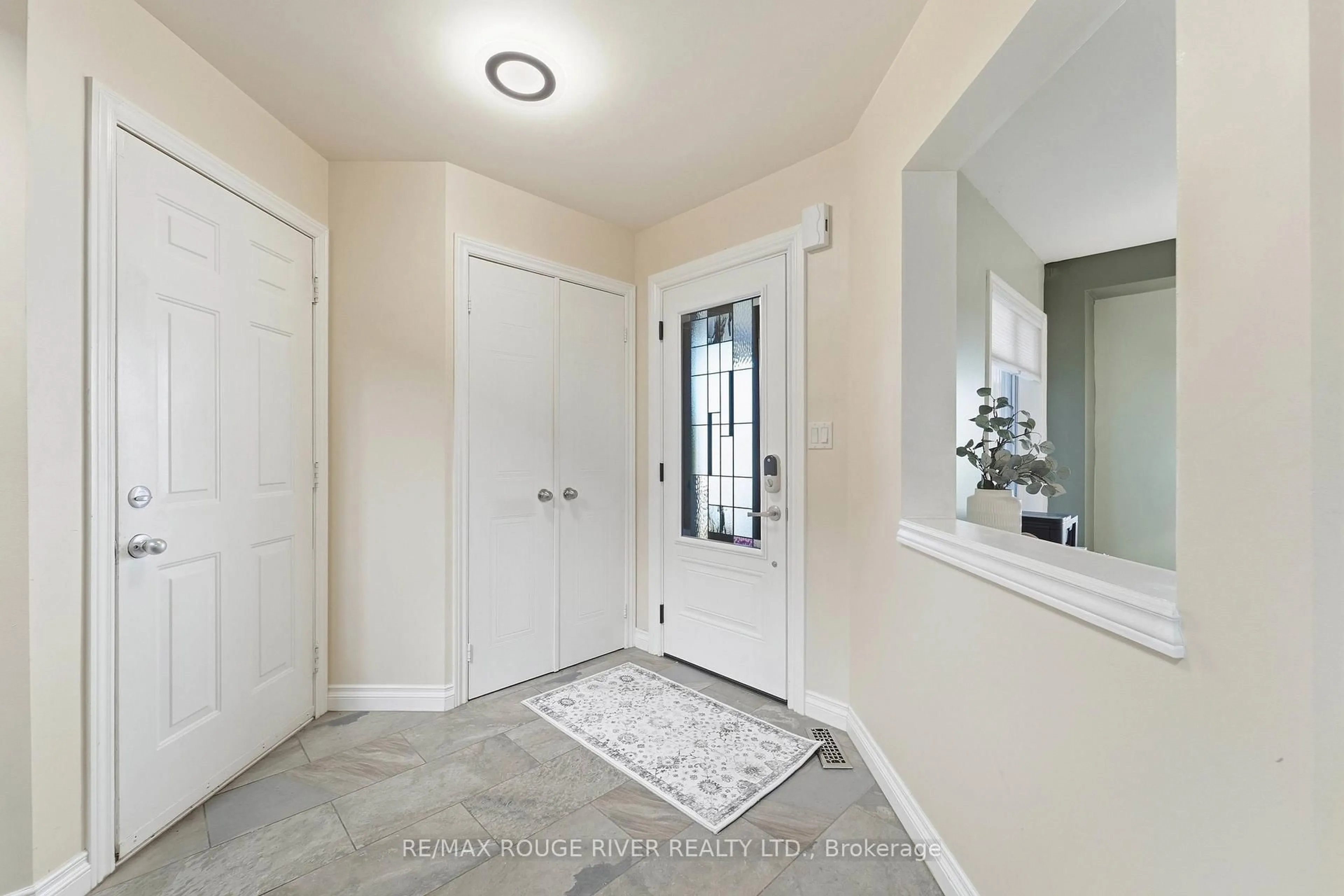 Indoor entryway for 5 Iberville Rd, Whitby Ontario L1M 1H5