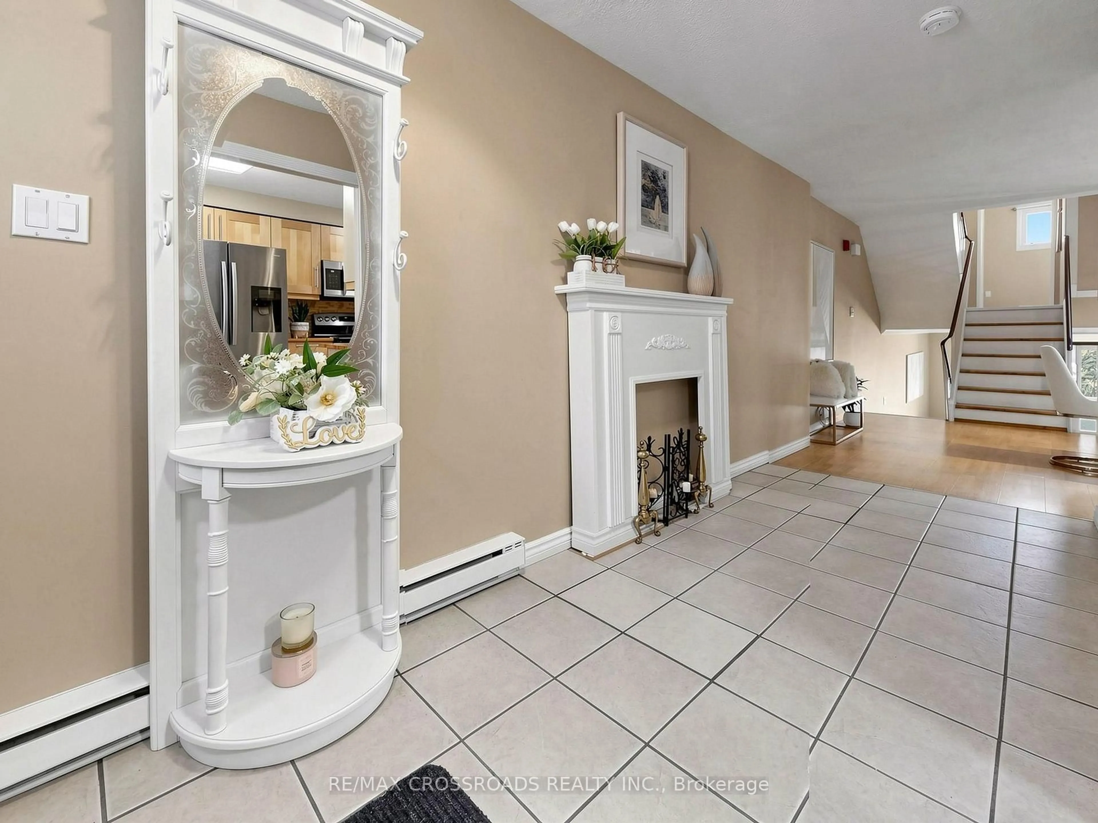 Indoor foyer for 50 Scarborough Golf Club Rd #189, Toronto Ontario M1M 3T5