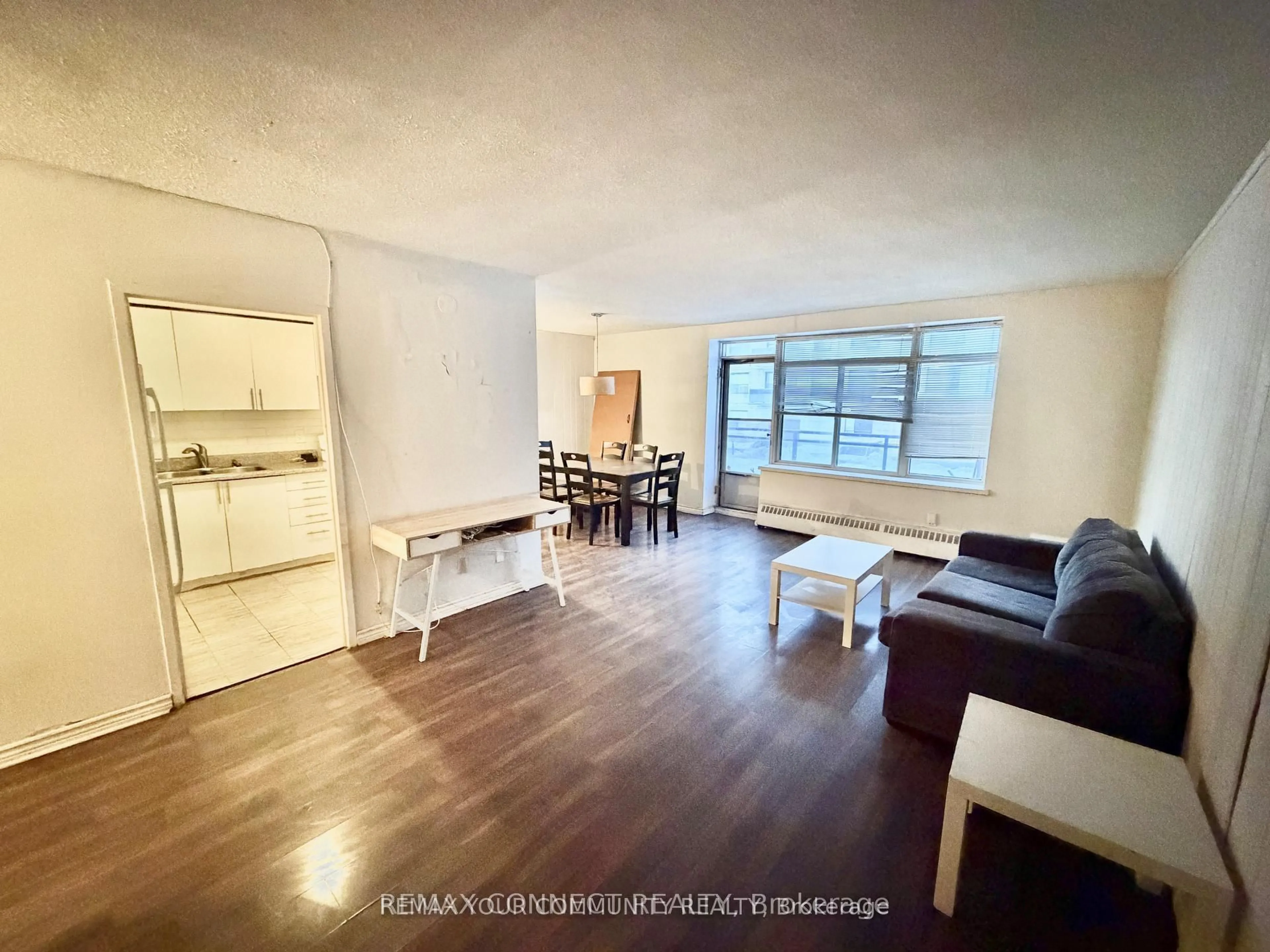 A pic of a room for 825 Kennedy Rd #206, Toronto Ontario M1K 2E6
