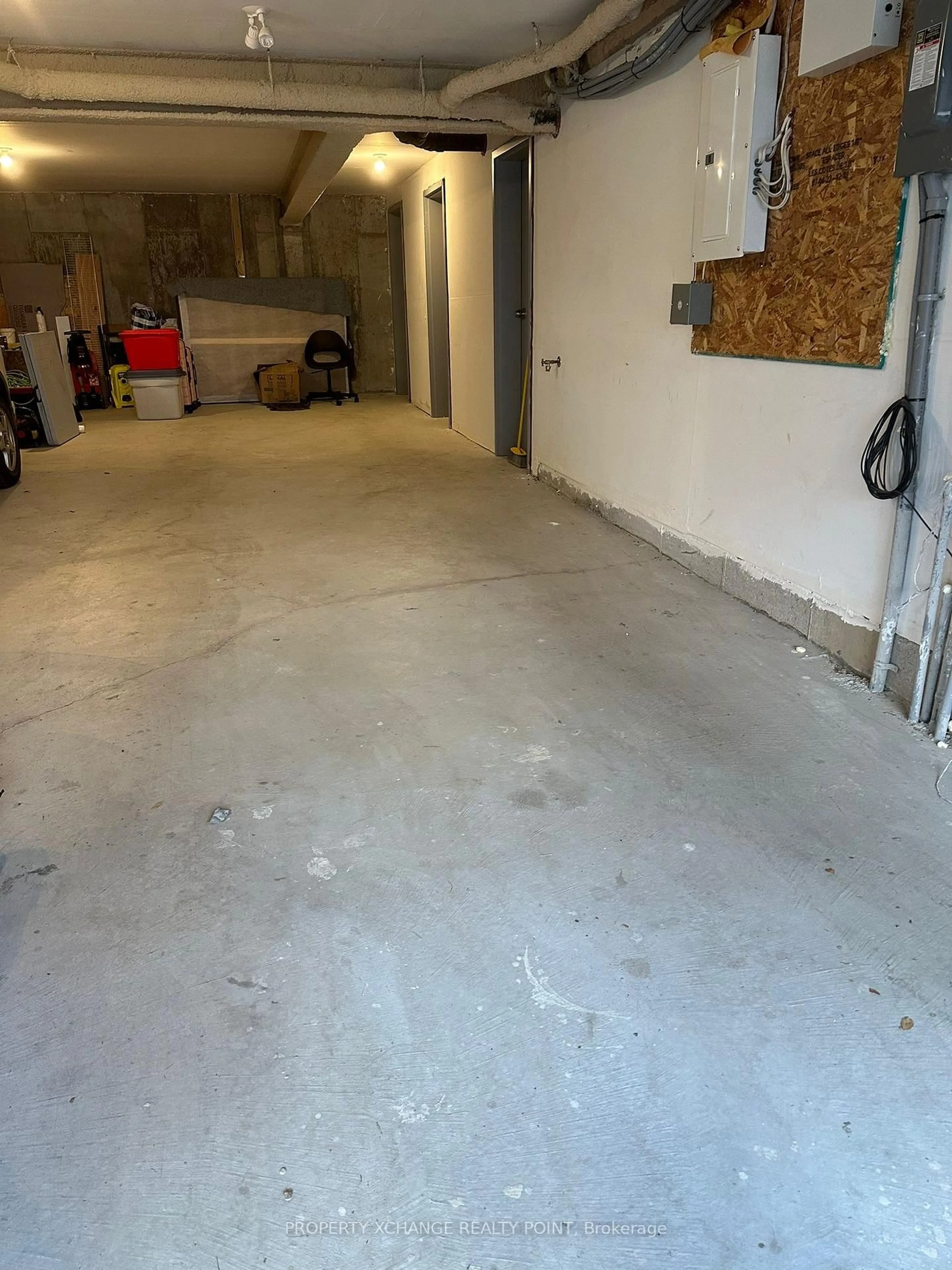 Indoor garage for 2540 William Jackson Dr #201, Pickering Ontario L4G 7C2
