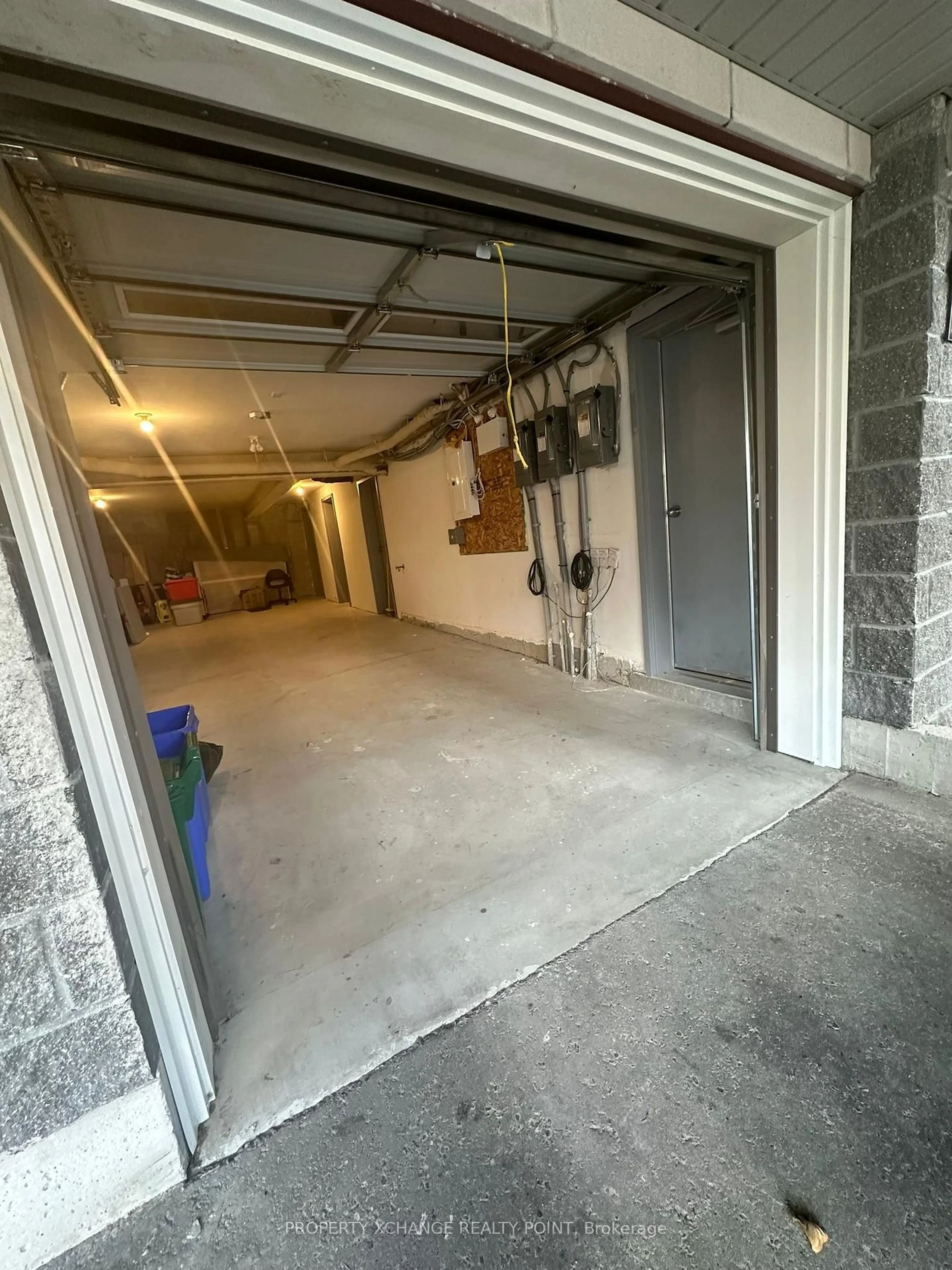 Indoor garage for 2540 William Jackson Dr #201, Pickering Ontario L4G 7C2