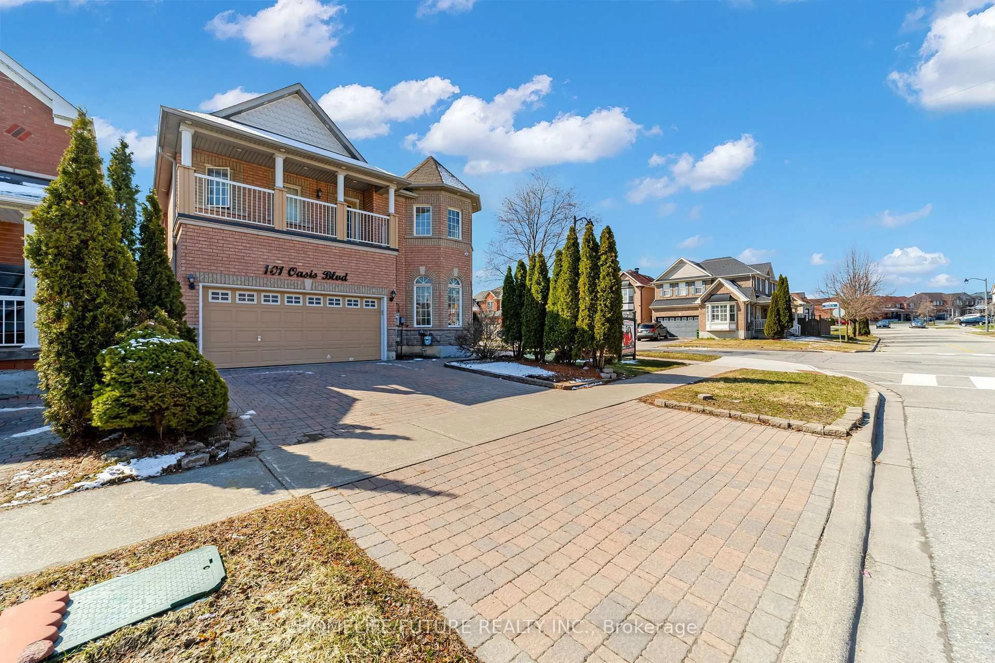 A pic from outside/outdoor area/front of a property/back of a property/a pic from drone, street for 101 Oasis Blvd, Toronto Ontario M1X 1X2