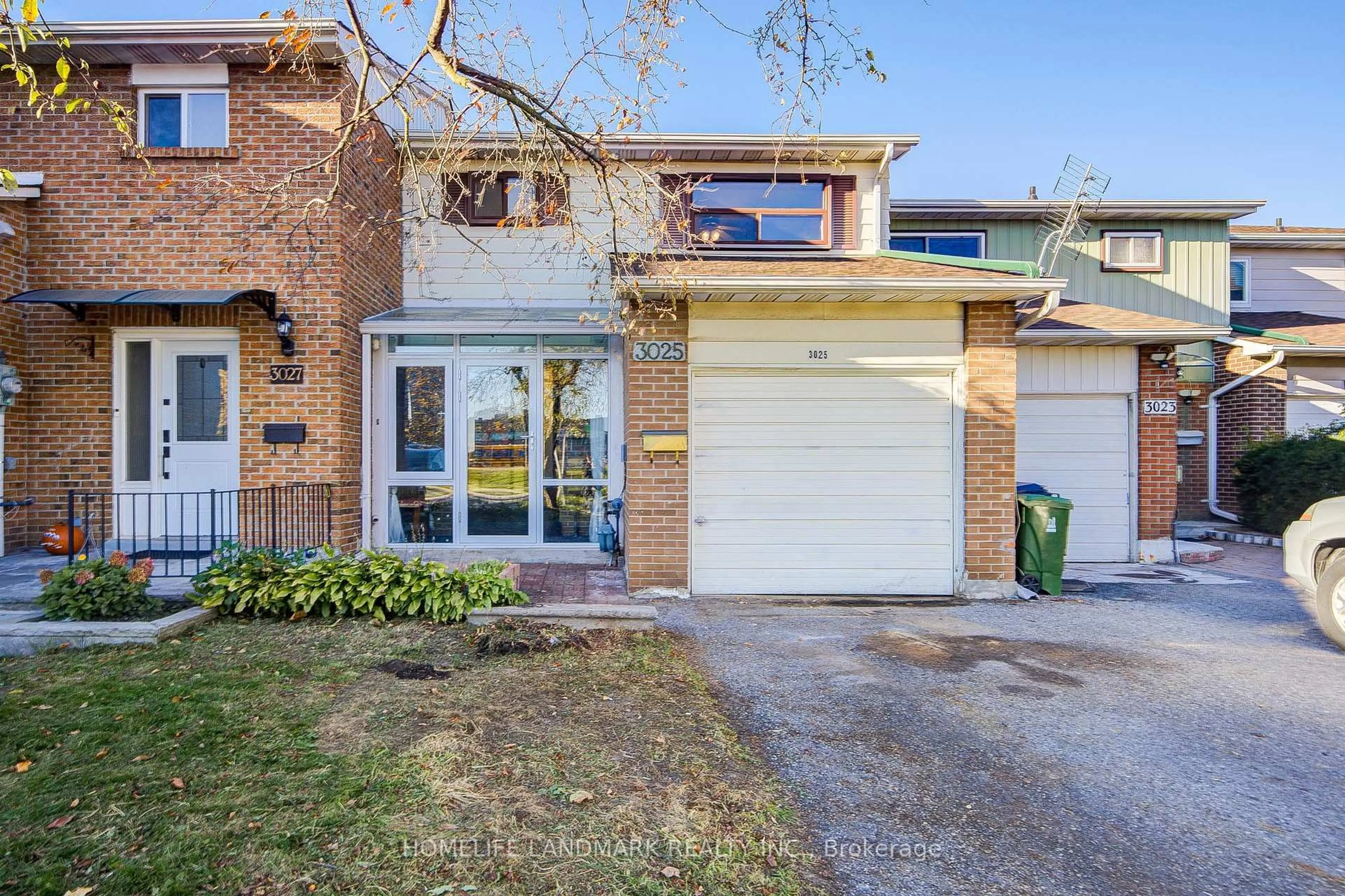 Home with brick exterior material, street for 3025 Bridletowne Circ, Toronto Ontario M1W 2C9