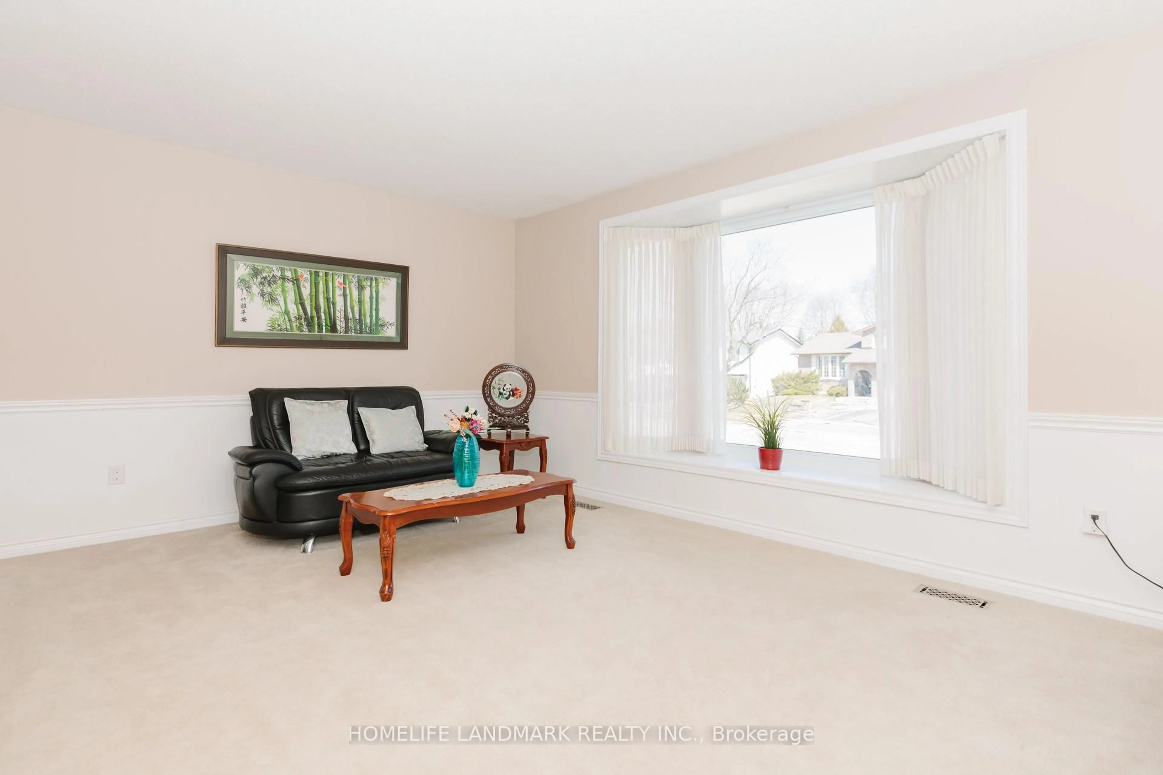 Living room with furniture, unknown for 254 Athabasca St, Oshawa Ontario L1H 8E4