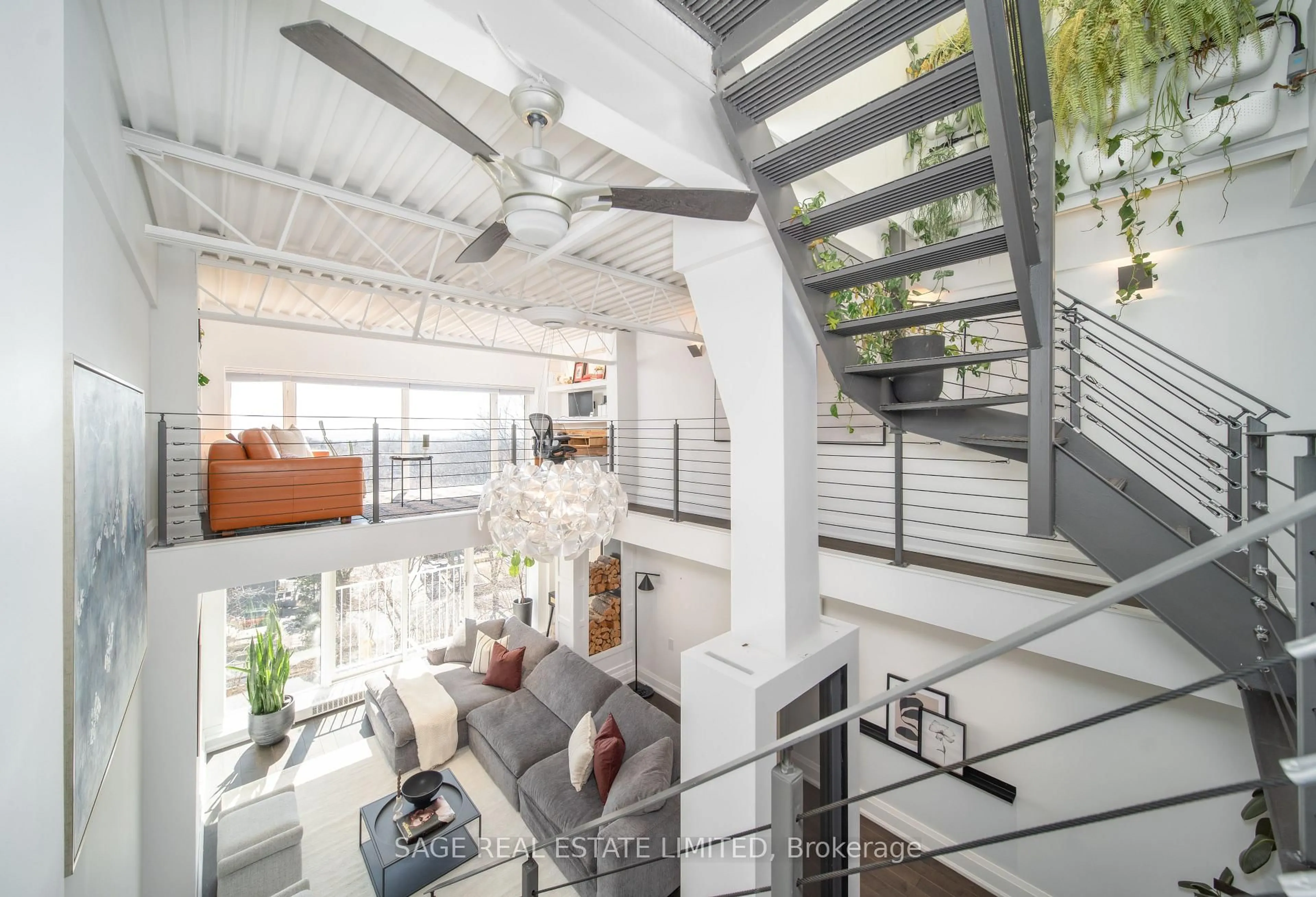 Stairs for 517 Kingston Rd #7, Toronto Ontario M4L 1V5