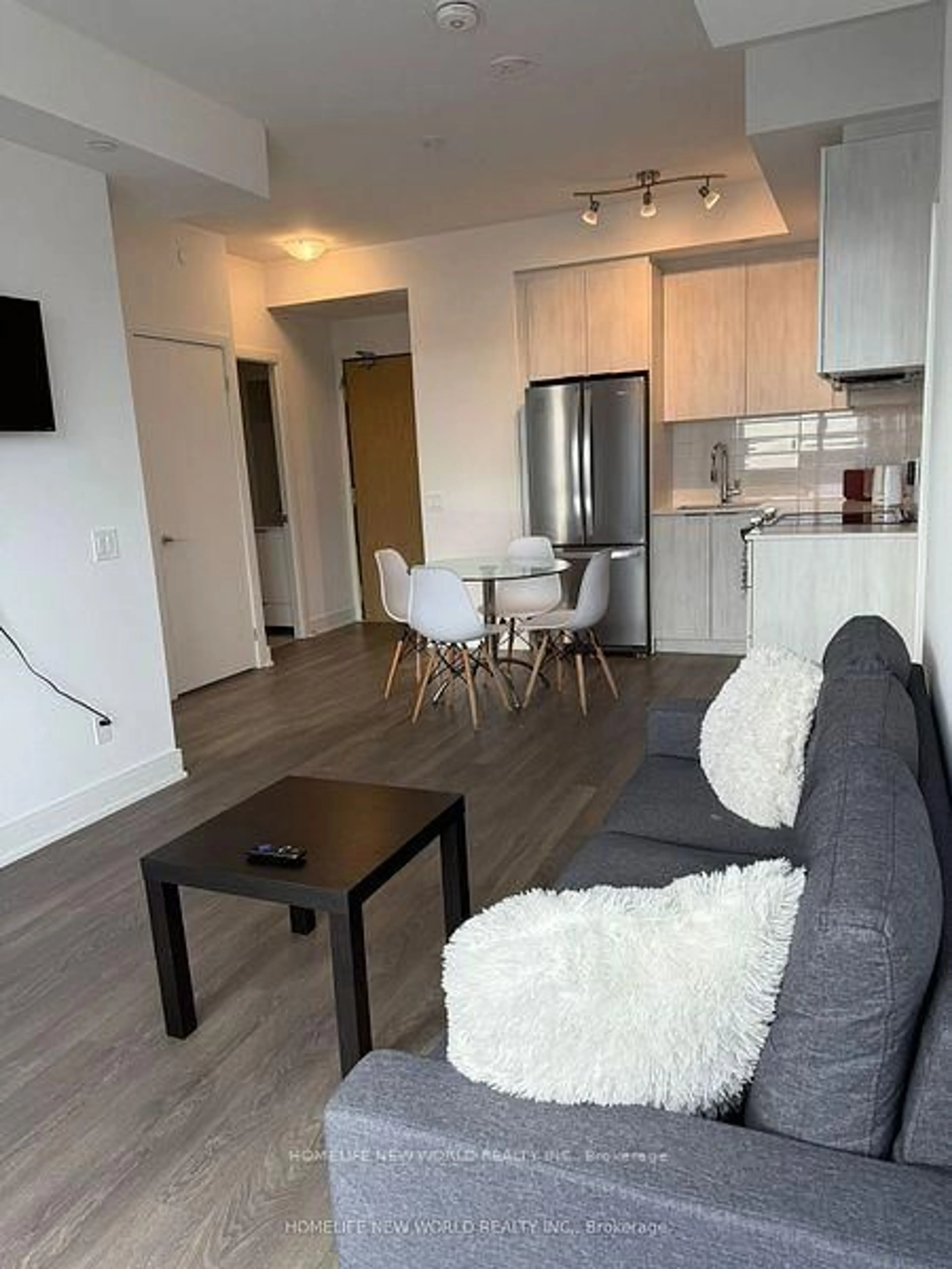 A pic of a room for 1350 Ellesmere Rd #912, Toronto Ontario M1P 5A5