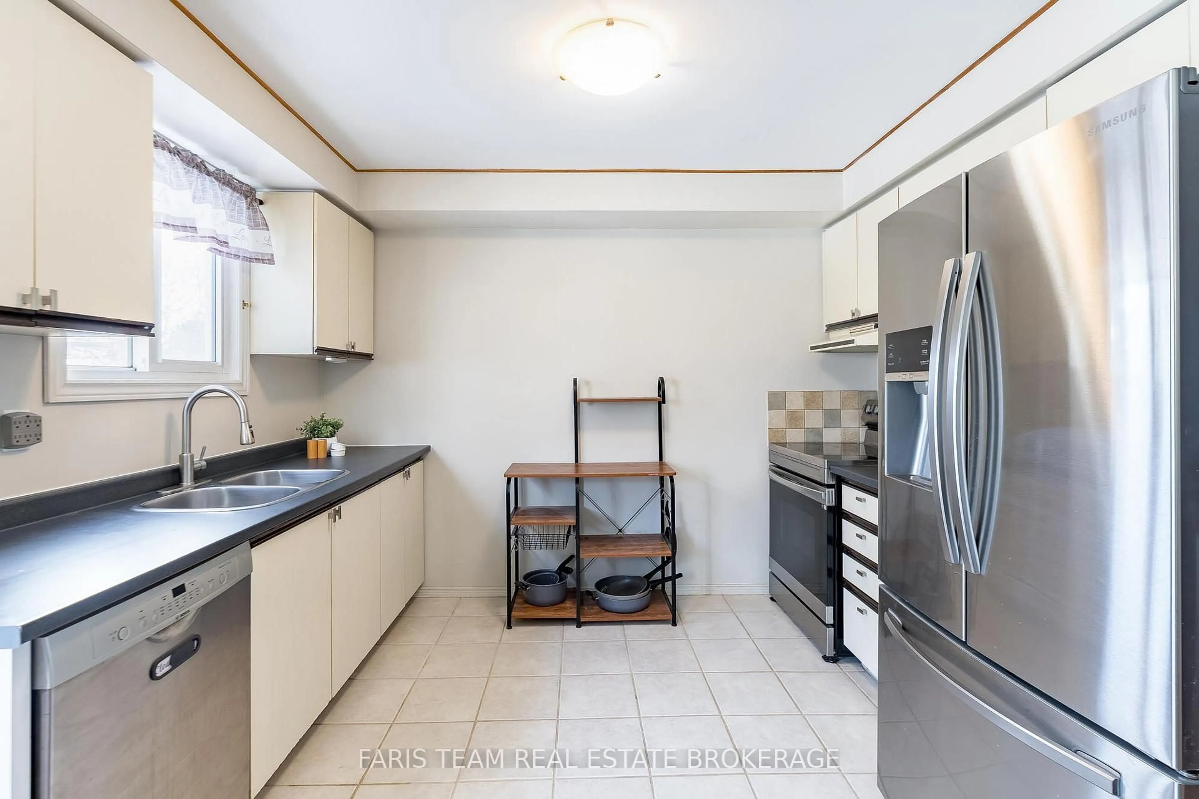 Standard kitchen, ceramic/tile floor for 1387 Ritson Rd, Oshawa Ontario L1J 7M3