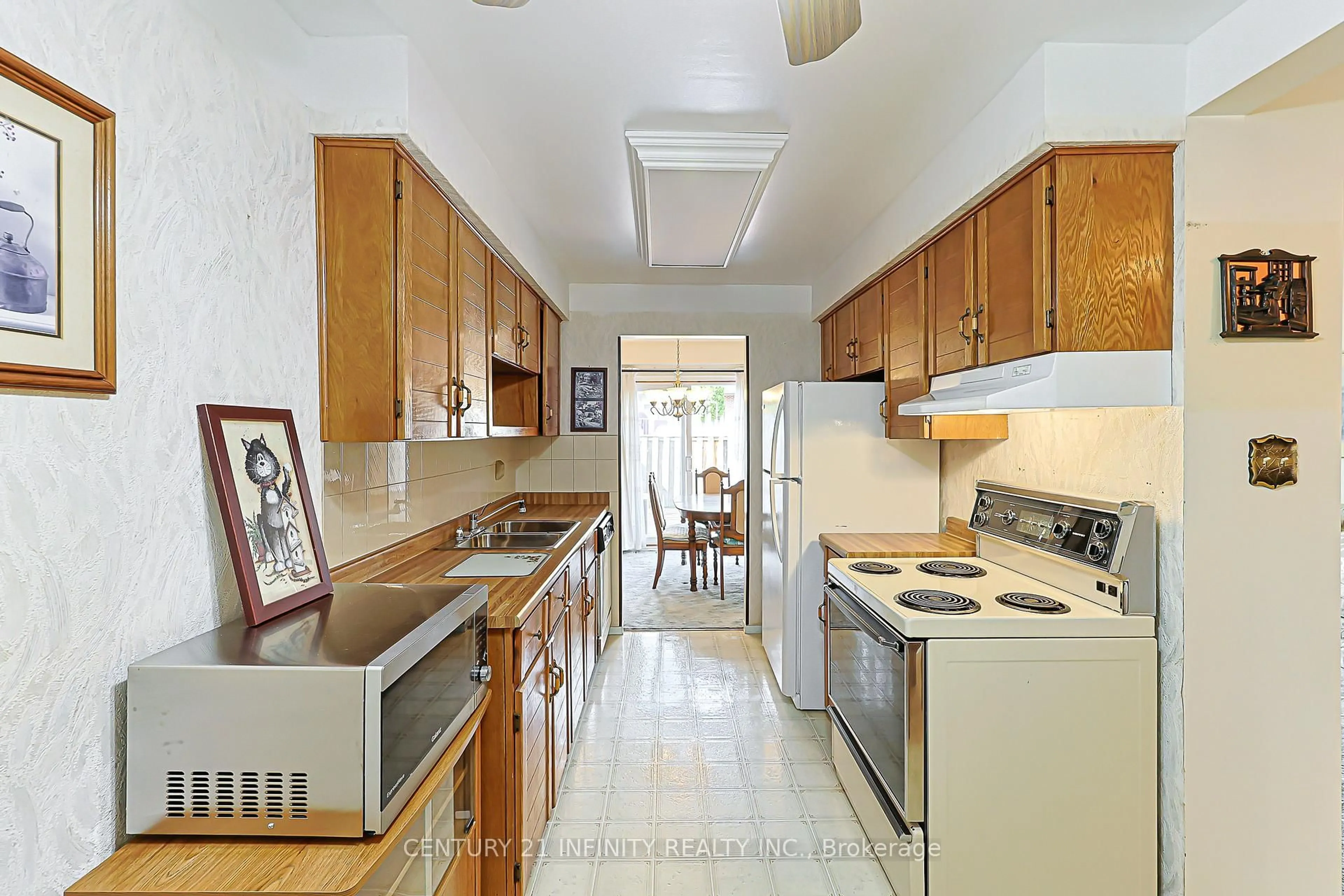 Standard kitchen, unknown for 4662 Kingston Rd Rd, Toronto Ontario M1E 4Y7