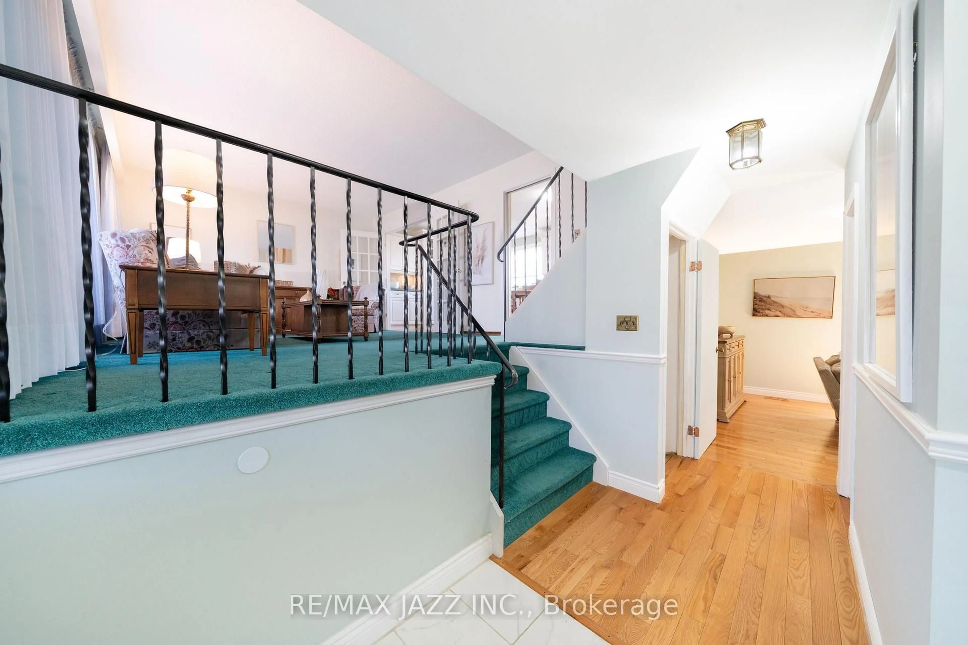 Unknown for 361 Carnaby Crt, Oshawa Ontario L1G 6N7