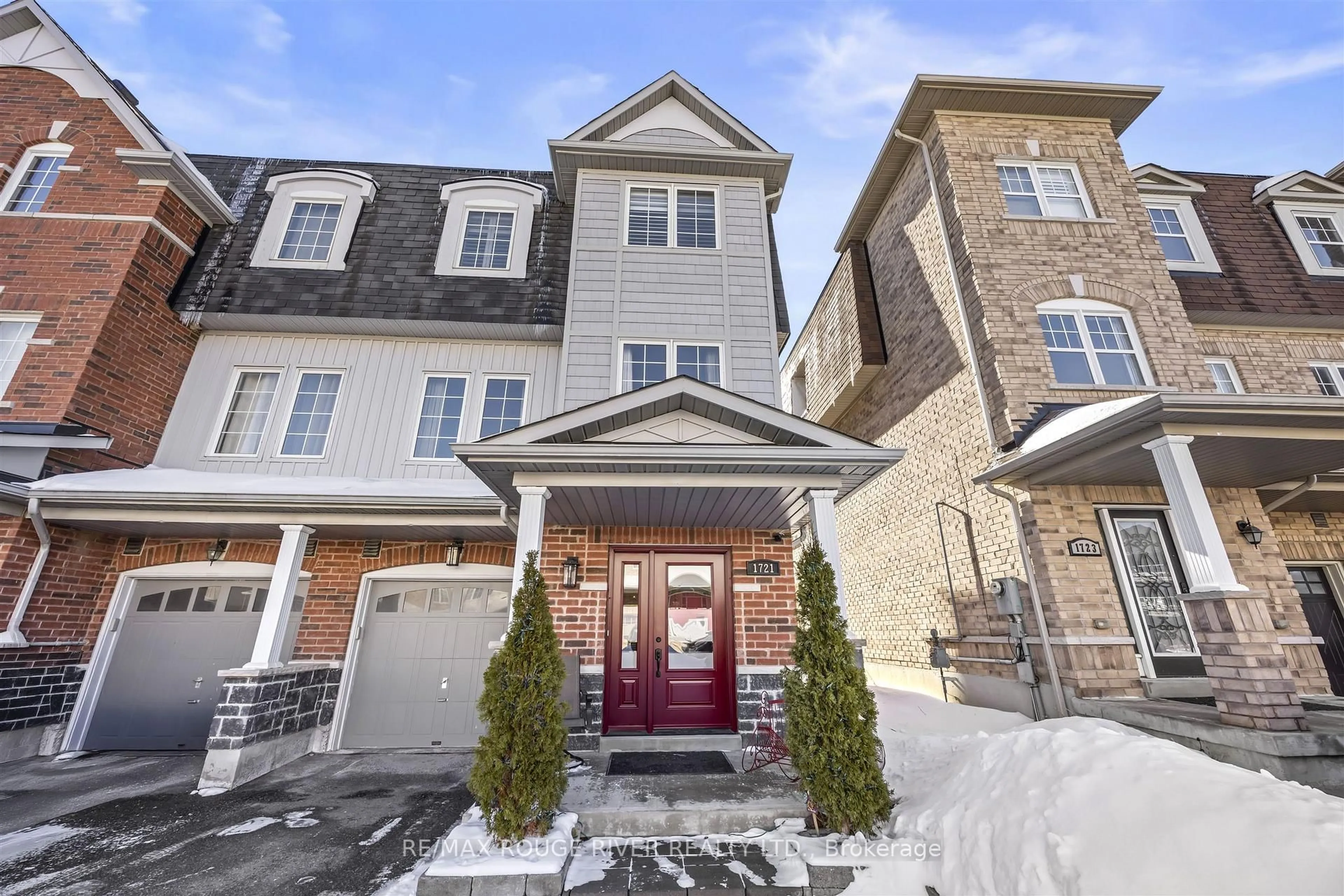 Unknown for 1721 Carousel Dr, Pickering Ontario L1X 0C1
